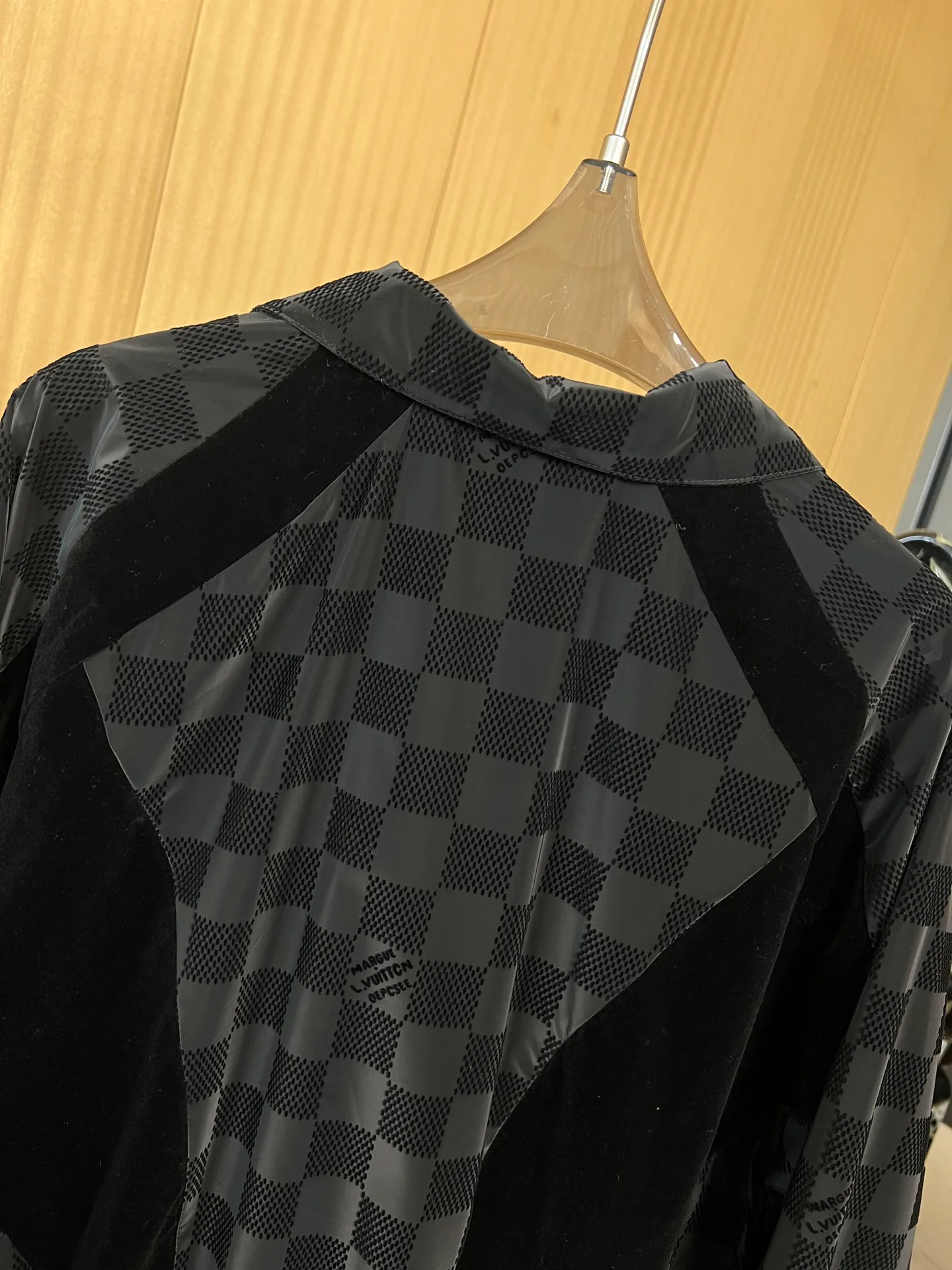 Куртки И Пуховики Мужские Louis Vuitton 1326559