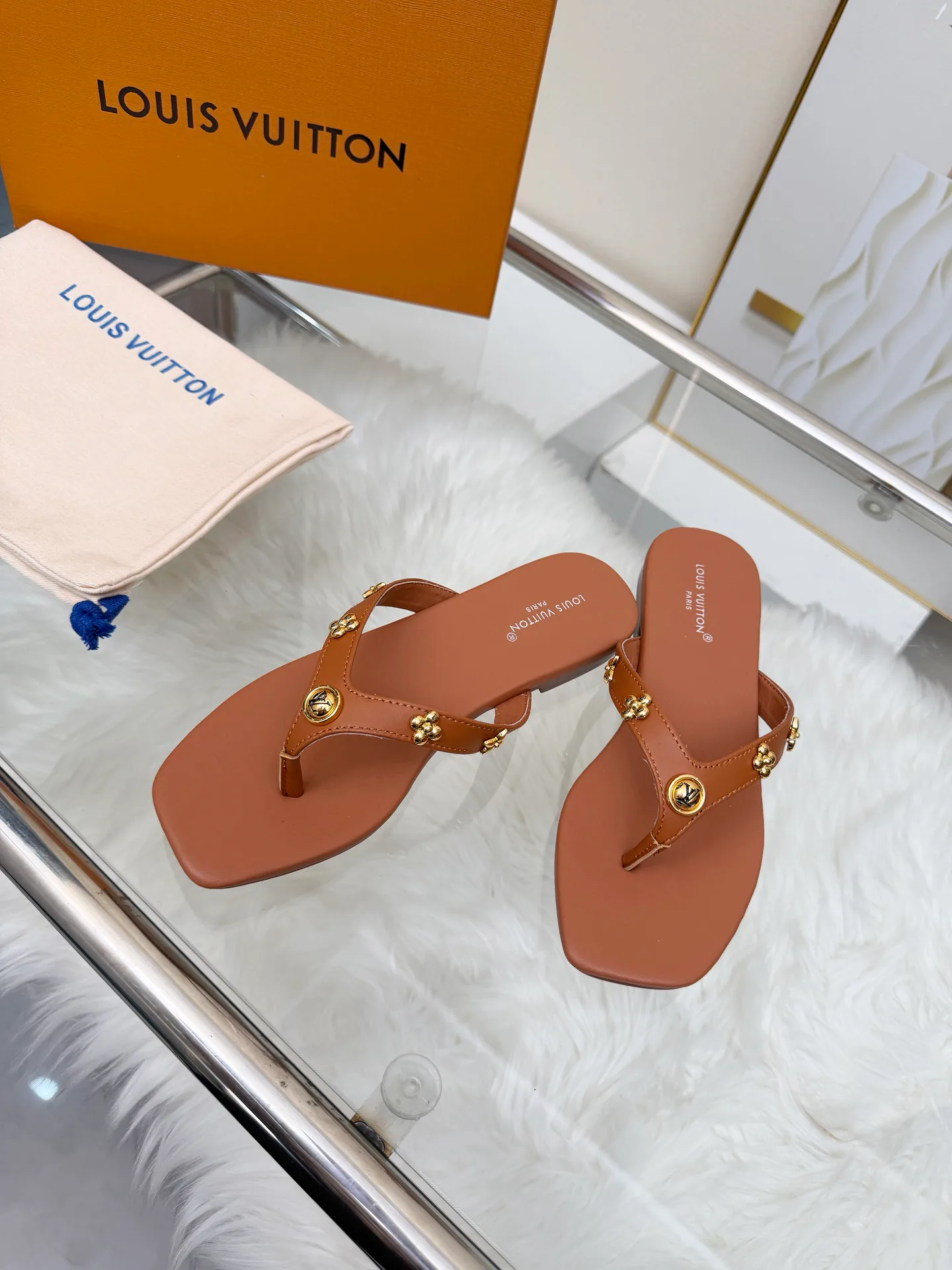 Шлепанцы Женские Louis Vuitton 13253500