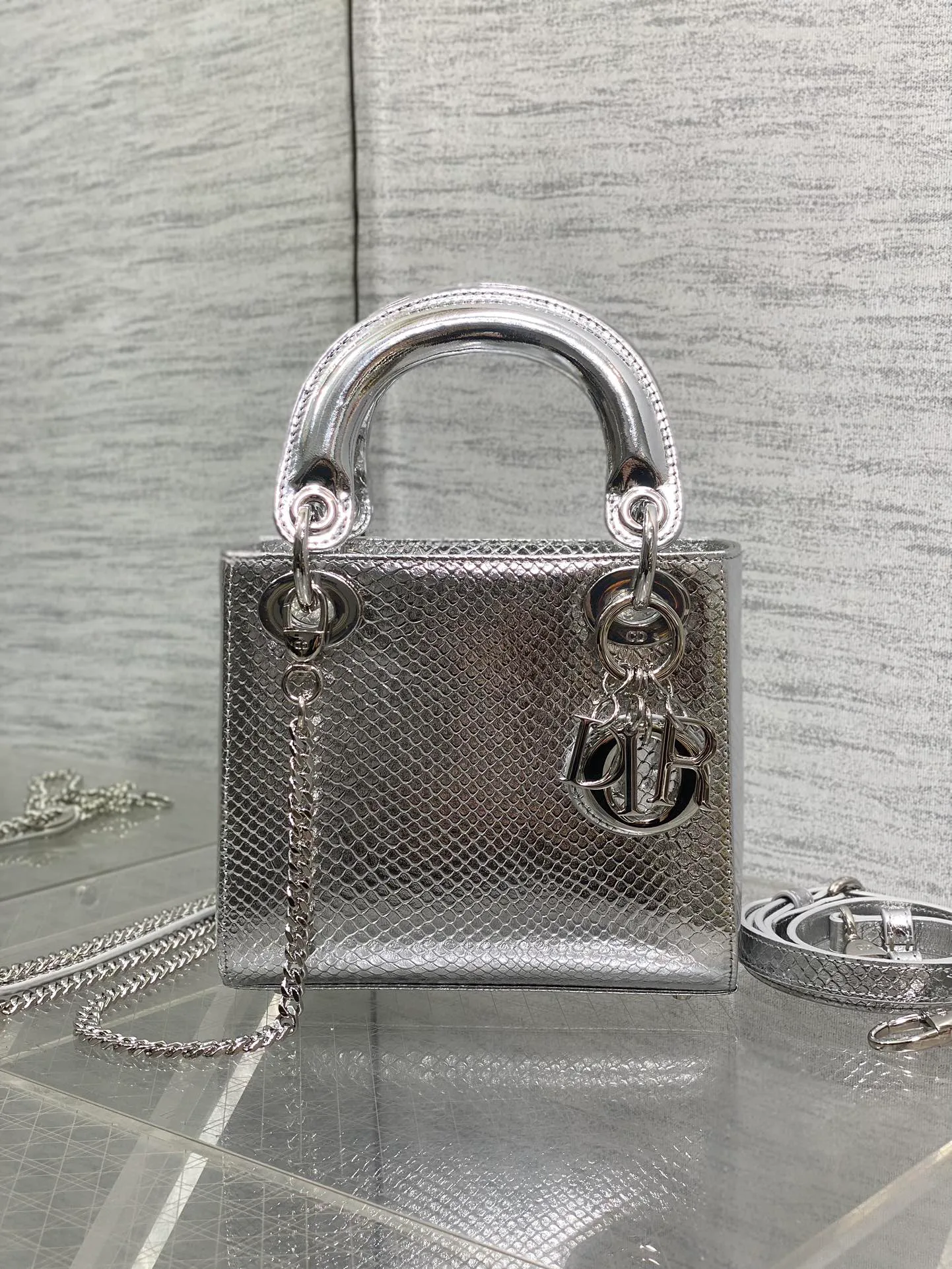 Классические Сумки Женские Christian Dior 12817890