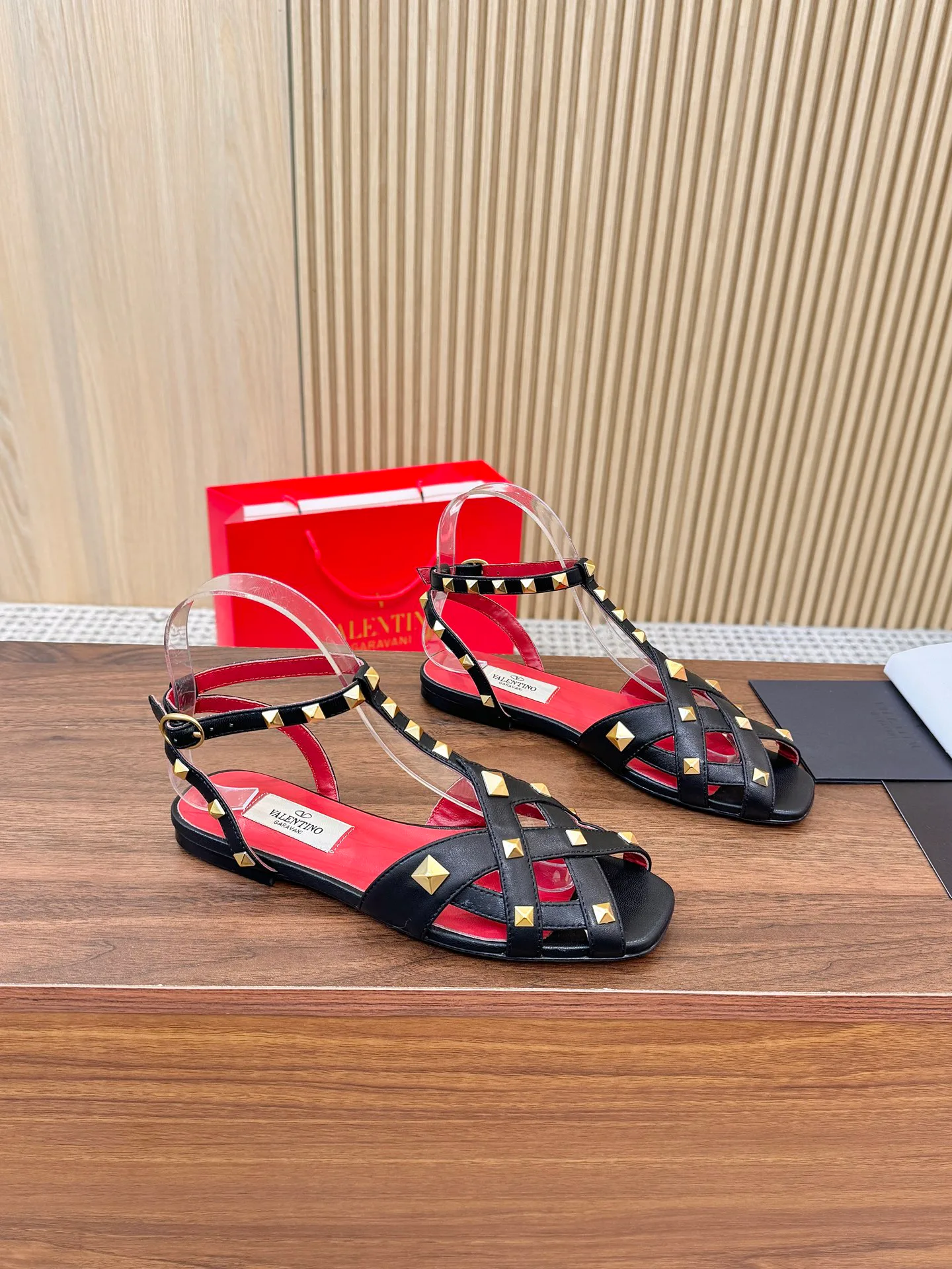 Босоножки Женские Valentino 12156387