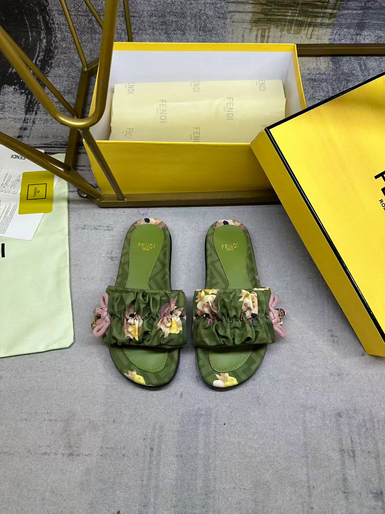 Сандалии Женские Fendi 11513186