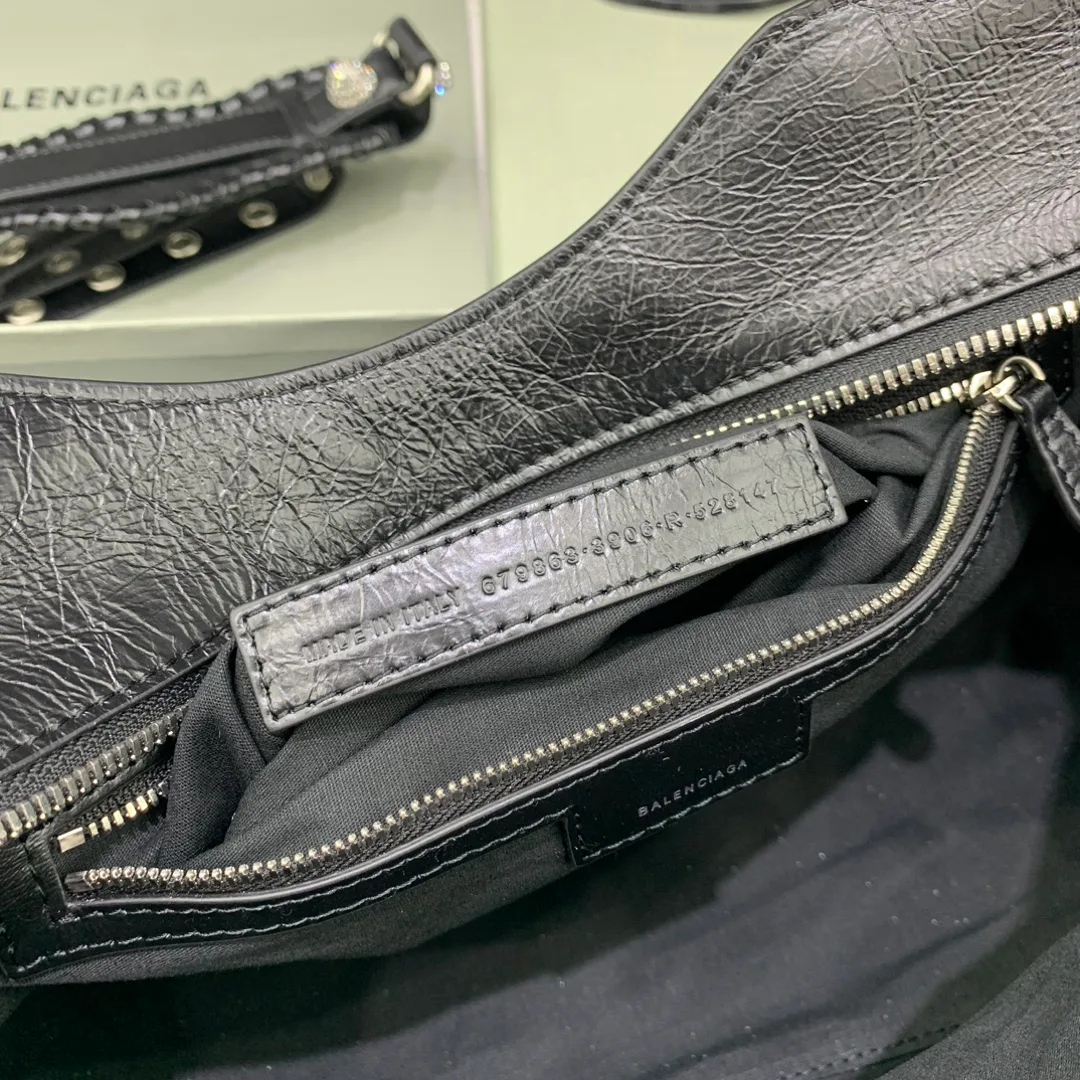 Классические Сумки Женские Balenciaga 17801577