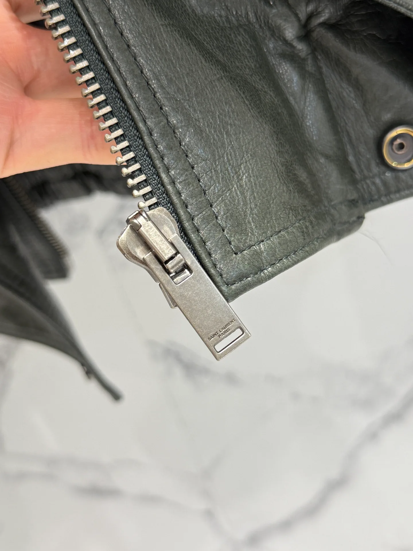 Кожаные Куртки И Дублёнки Женские Saint Laurent 11700580