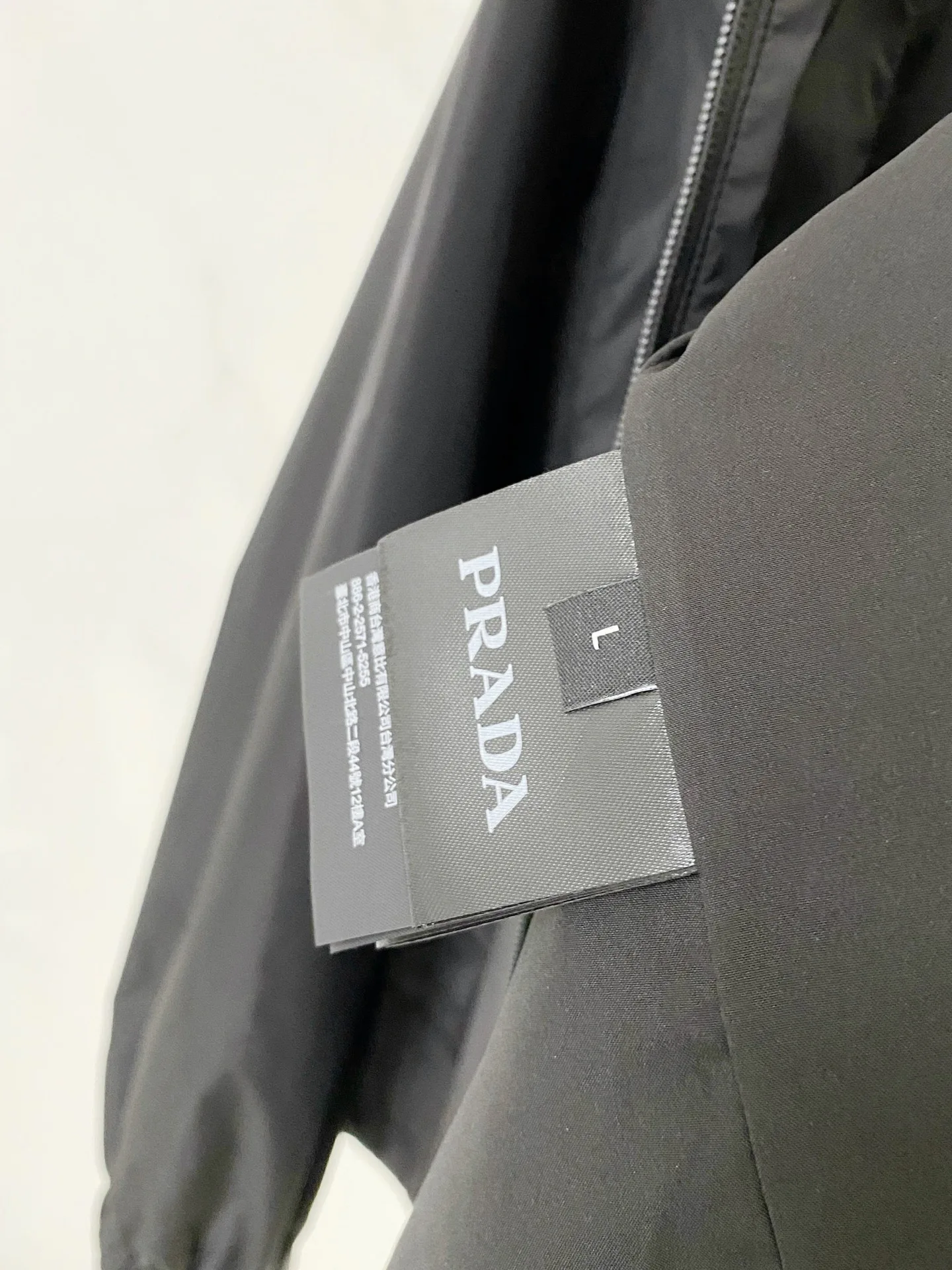Куртки И Пуховики Женские Prada 18178789