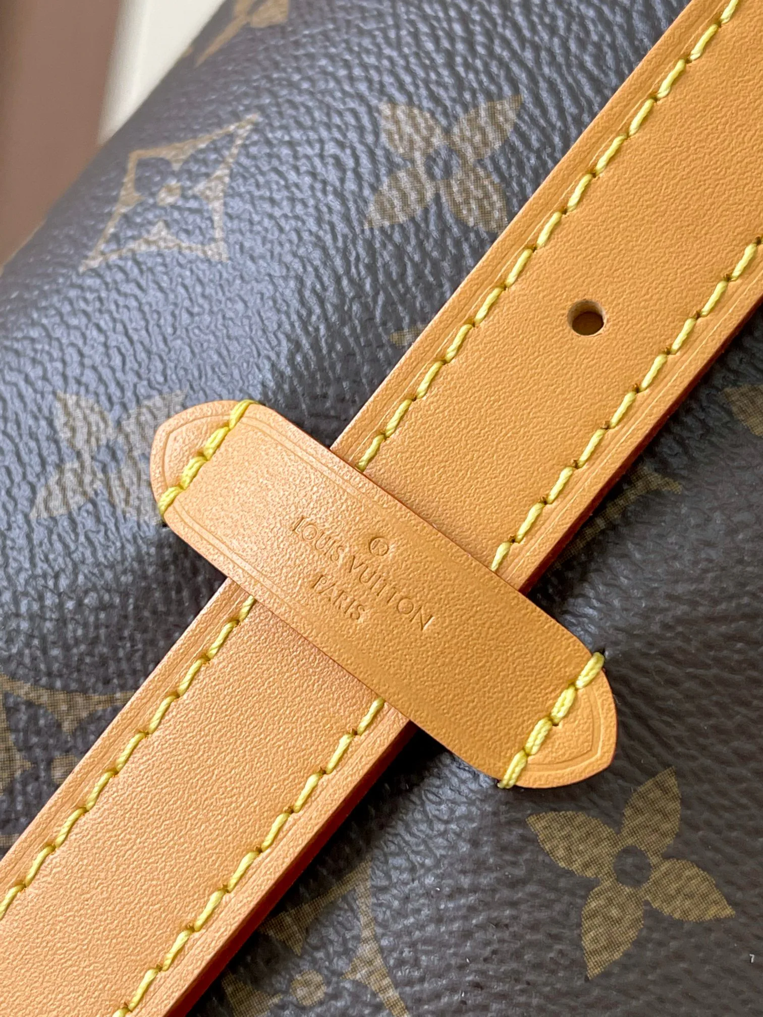 Классические Сумки Женские Louis Vuitton 18170477