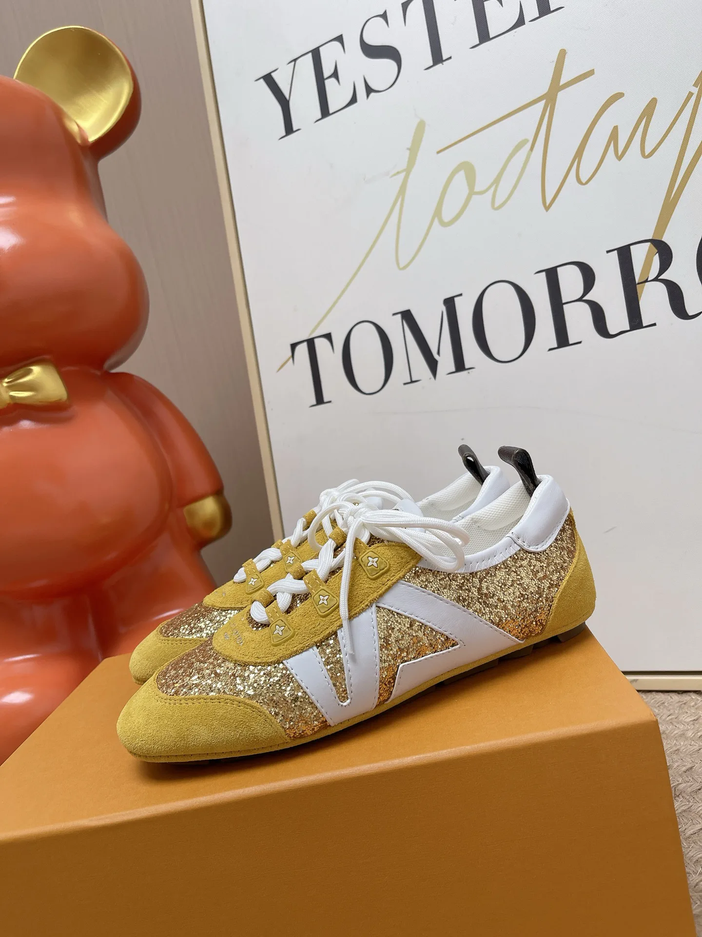 Кроссовки Женские Louis Vuitton 17449402