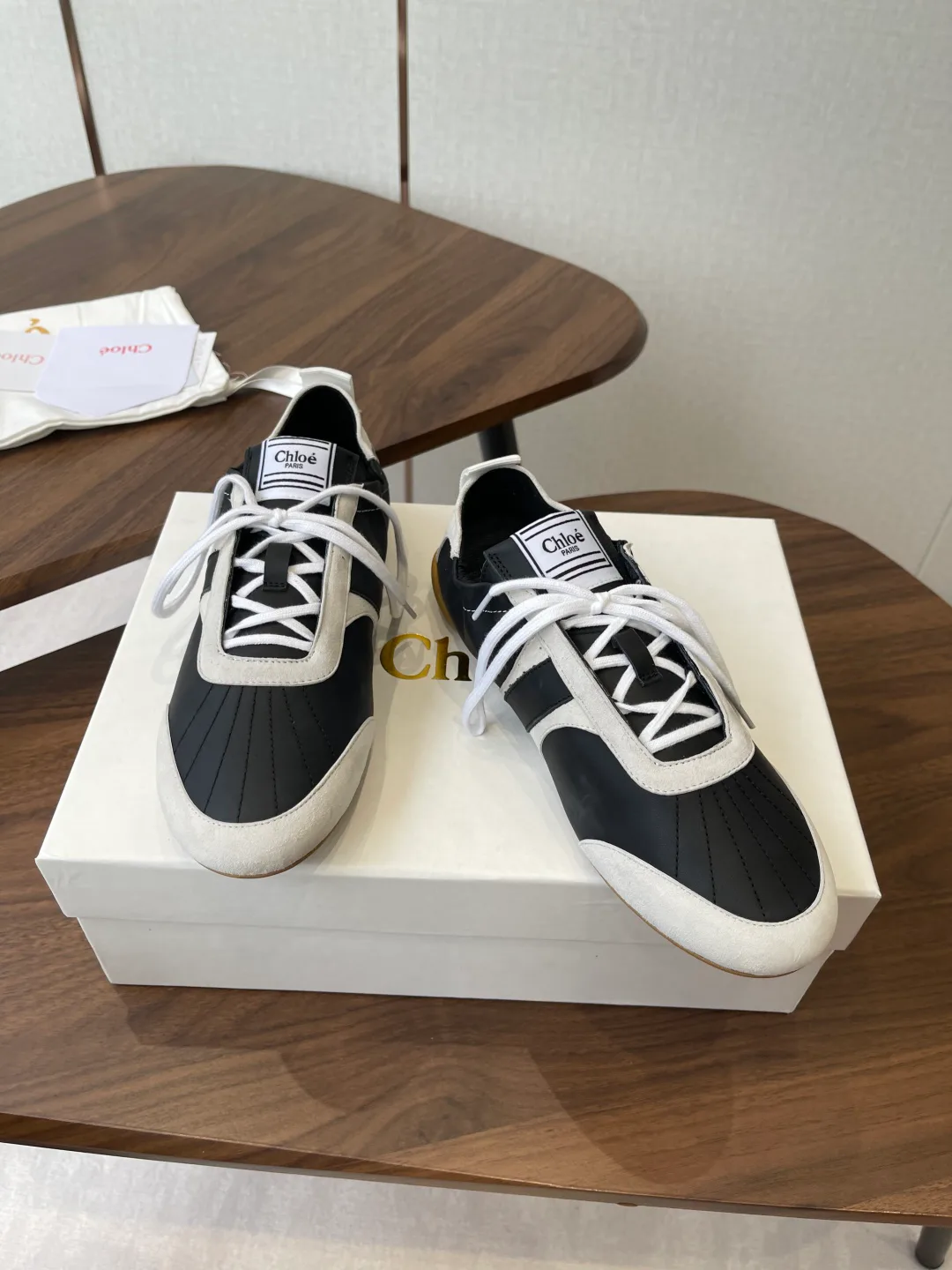 Кроссовки Женские Chloe 187554