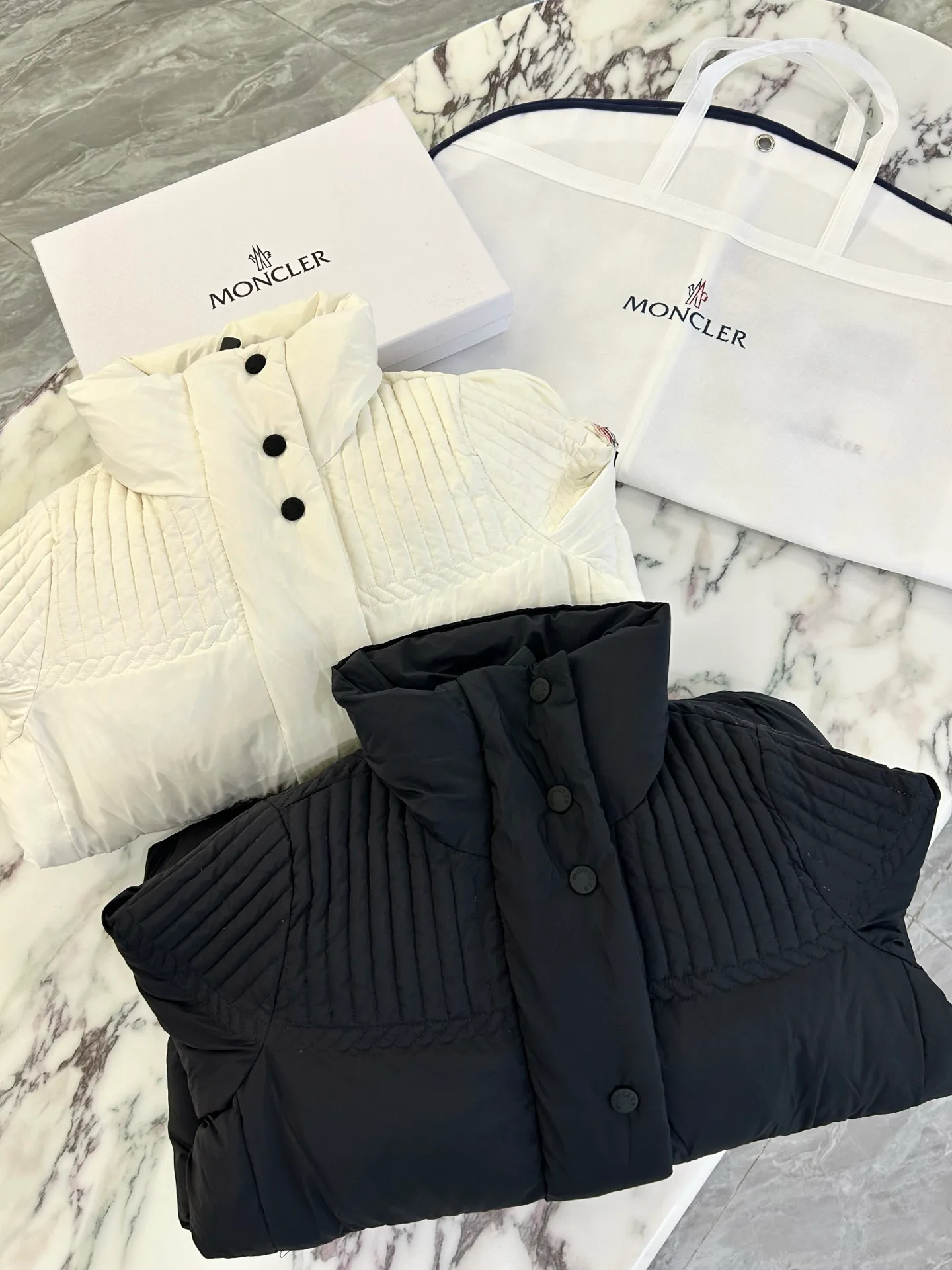 Куртки И Пуховики Мужские Moncler 18231499