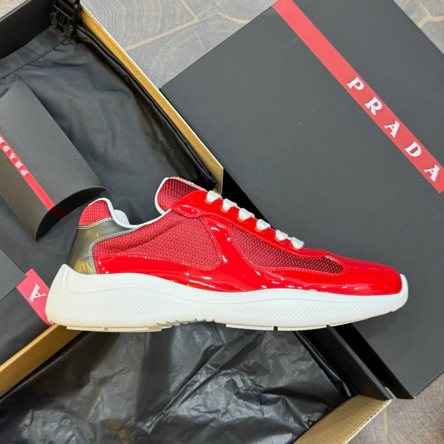 Кроссовки Женские Prada 18267050