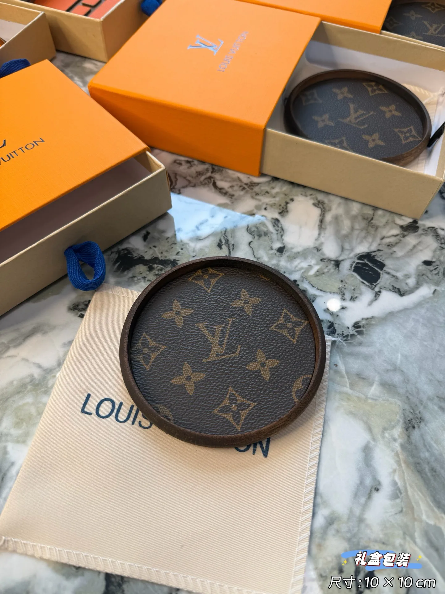 Посуда Louis Vuitton 1853382