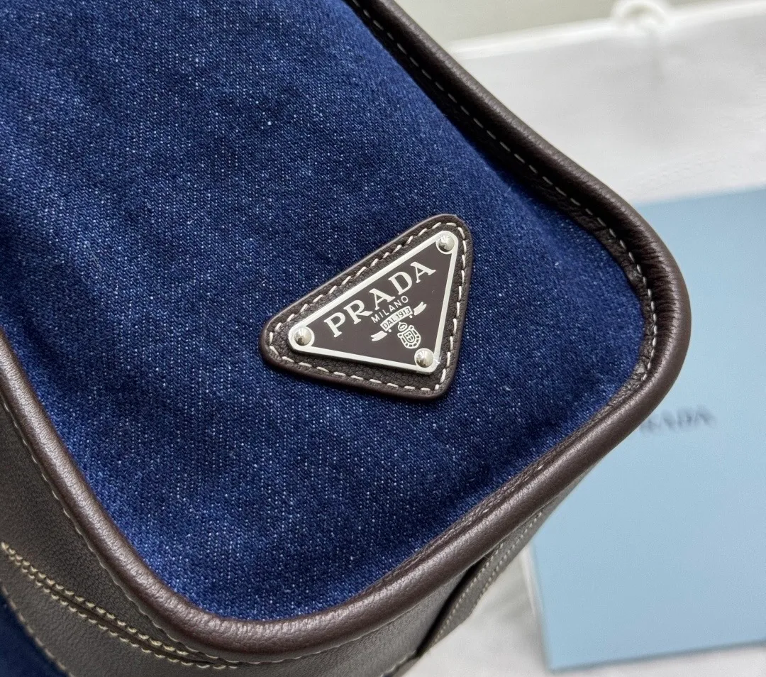 Классические Сумки Женские Prada 11682107