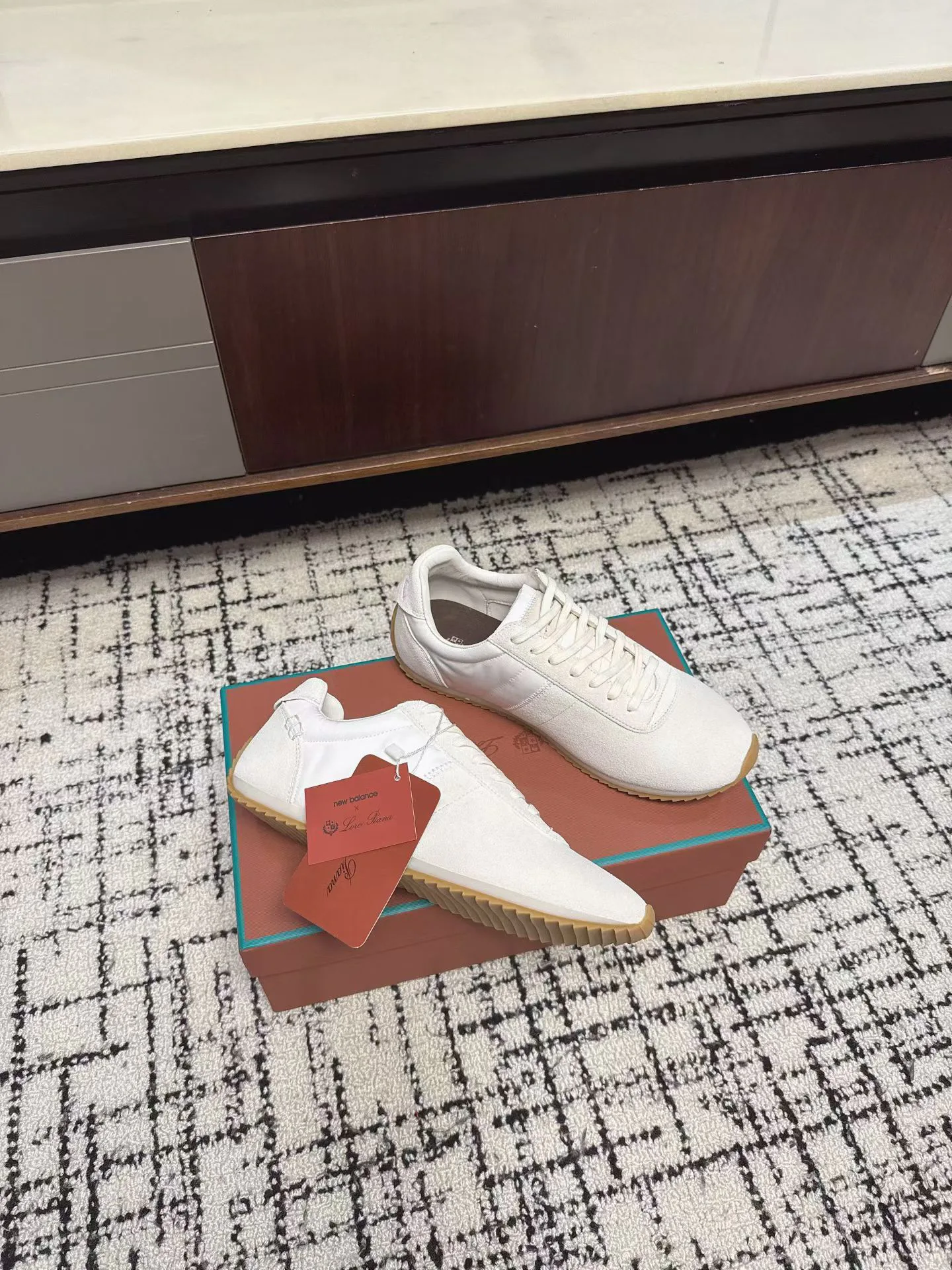 Кроссовки Женские Loro Piana 17335018