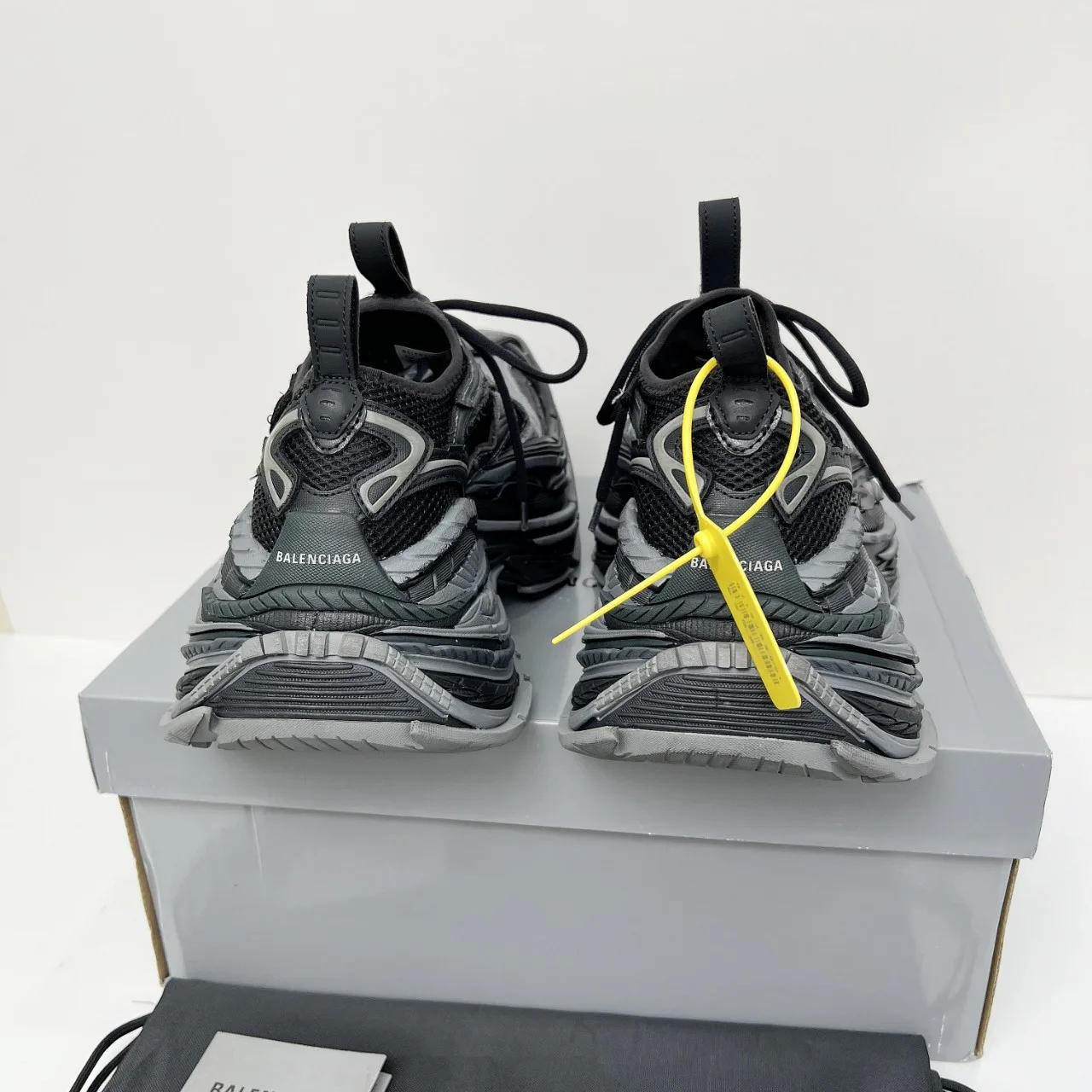 Кроссовки Женские Balenciaga 6428099