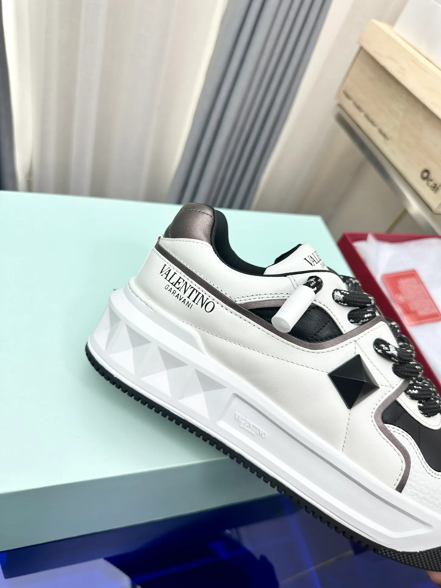 Кроссовки Женские Valentino 17948614