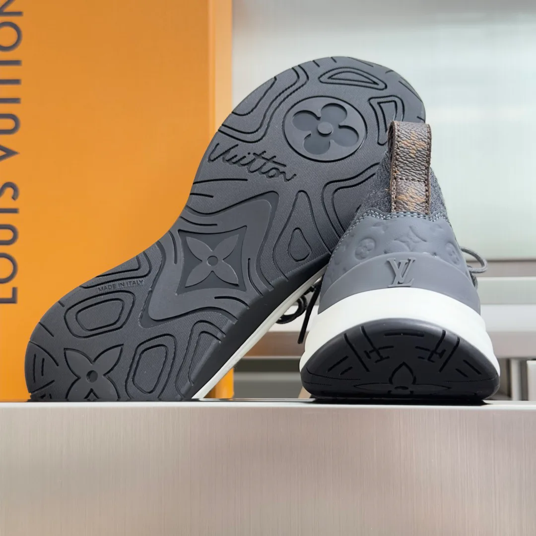 Кроссовки Женские Louis Vuitton 17950528