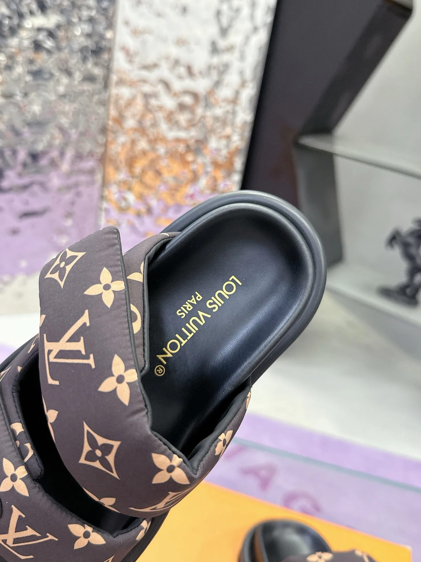 Шлепанцы Женские Louis Vuitton 17530456