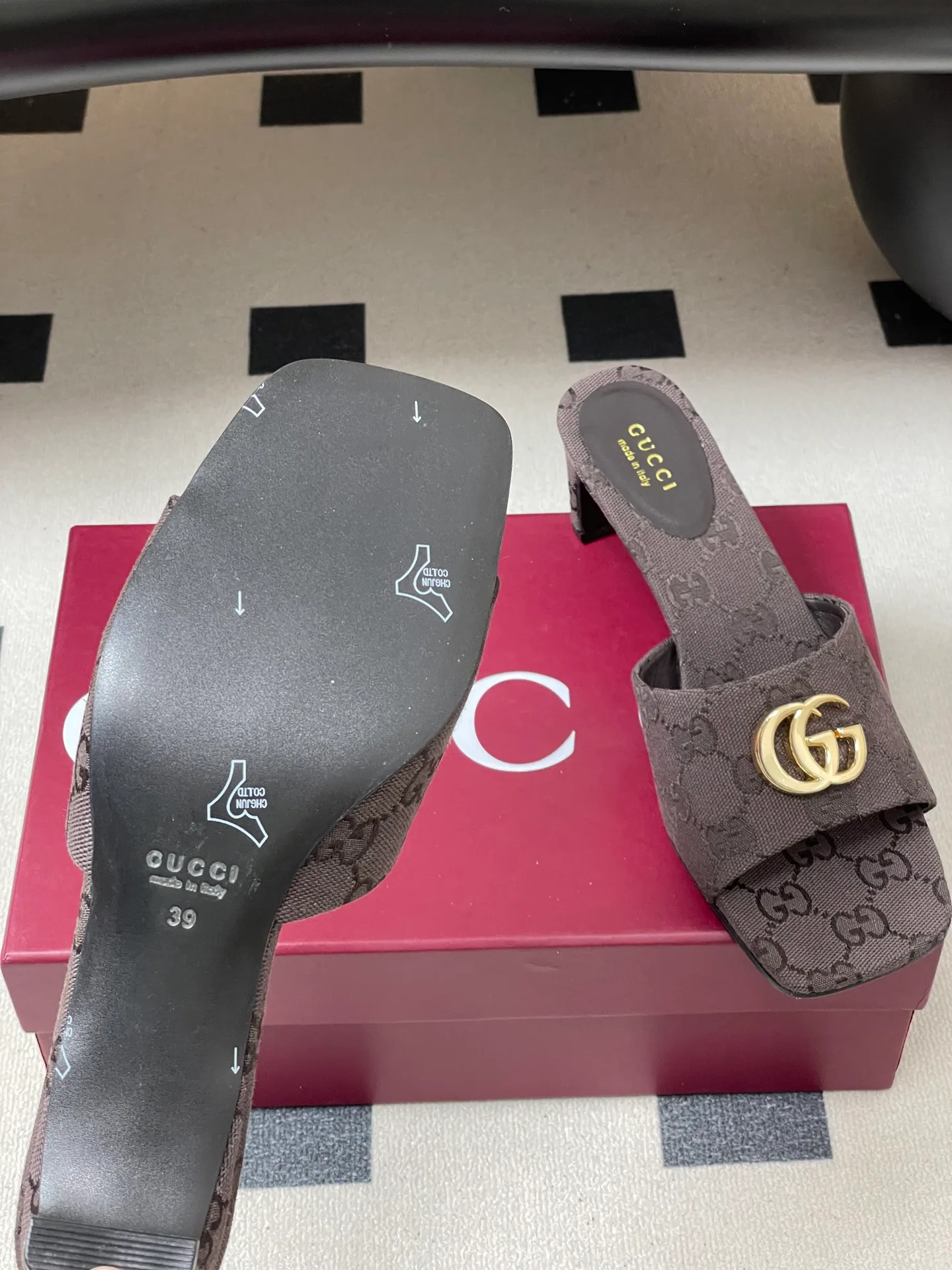 Босоножки Женские Gucci 10395318