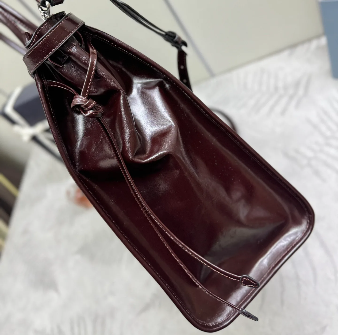 Классические Сумки Женские Prada 11462571