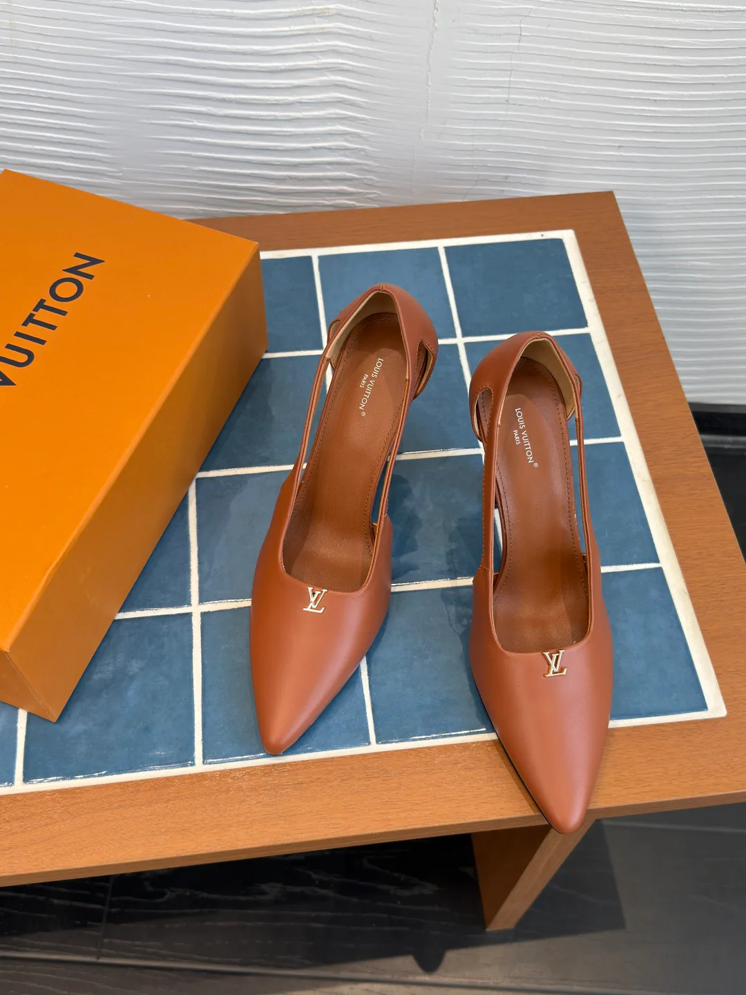 Туфли Женские Louis Vuitton 18604378