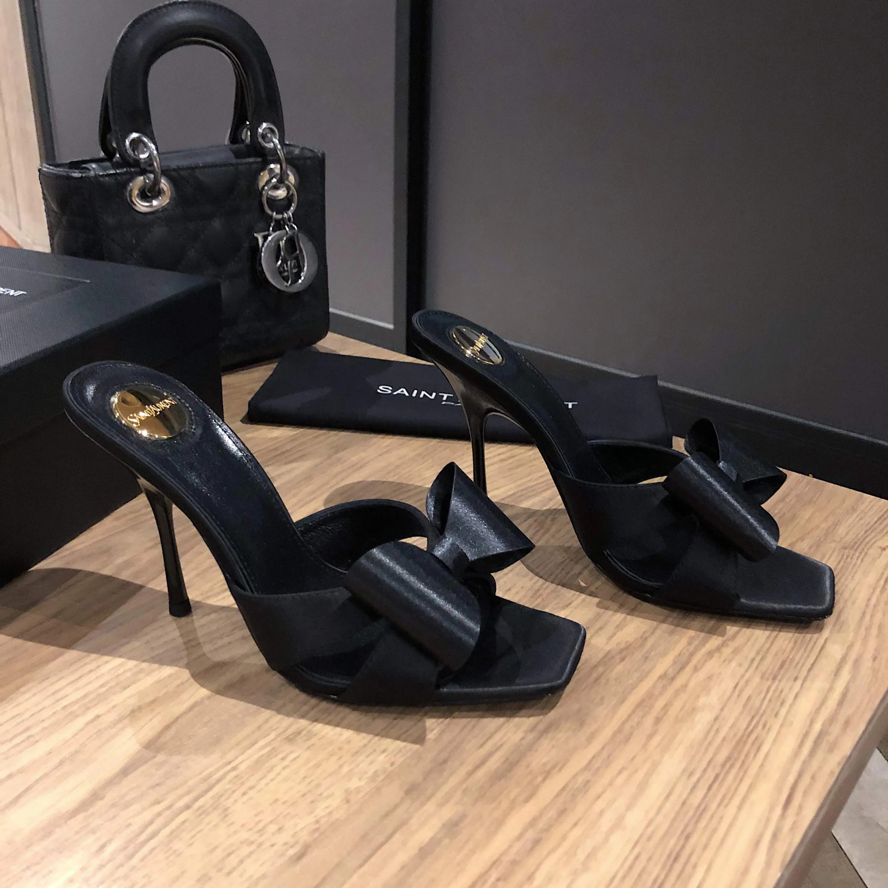 Босоножки Женские Saint Laurent 11220489