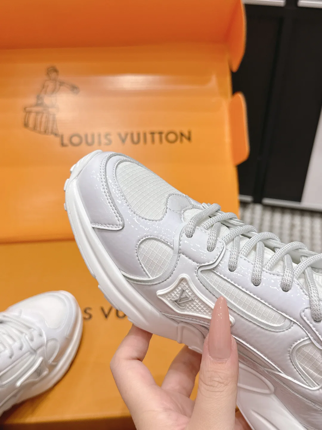 Кроссовки Женские Louis Vuitton 11518605