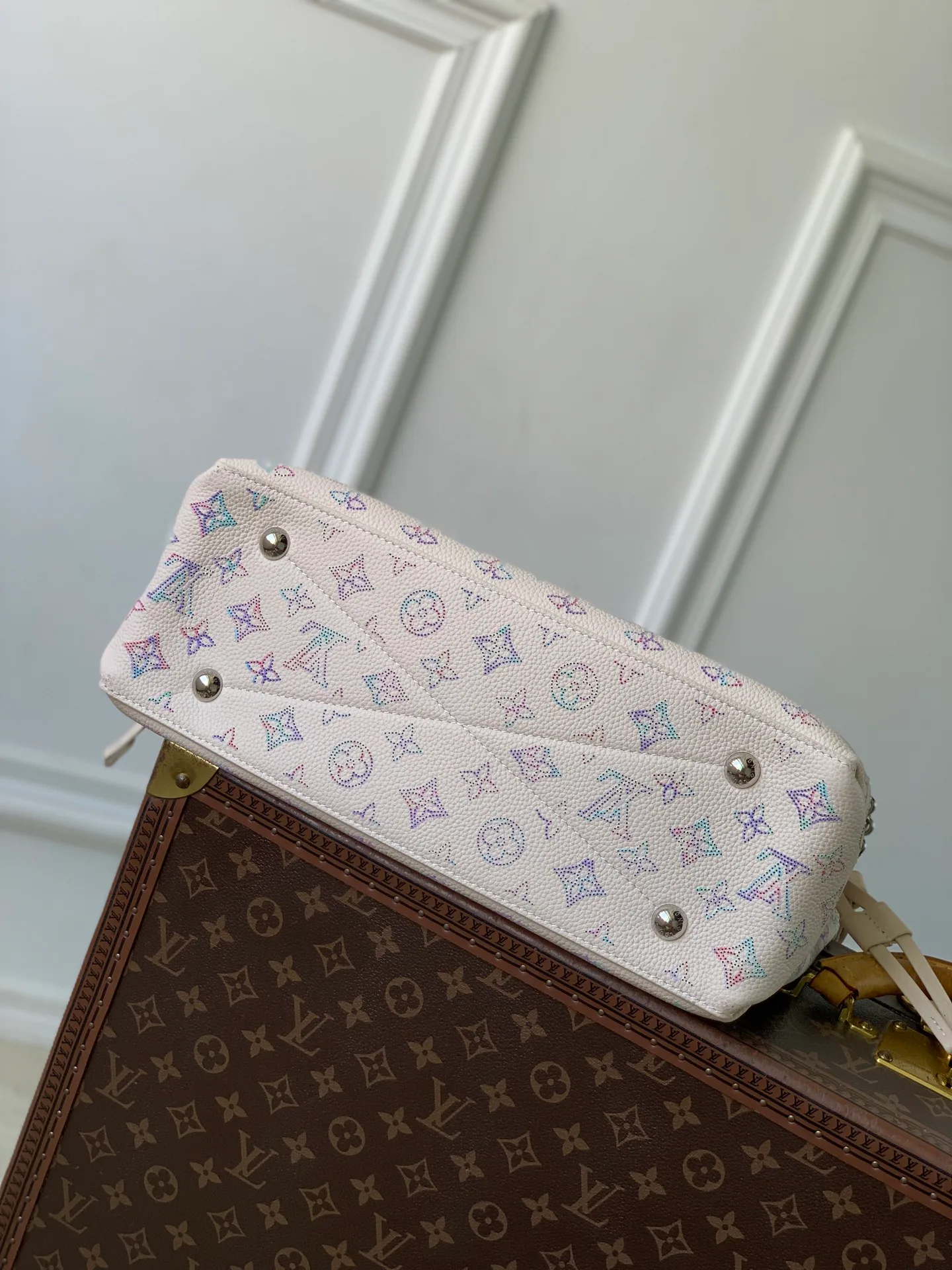 Классические Сумки Женские Louis Vuitton 18147476