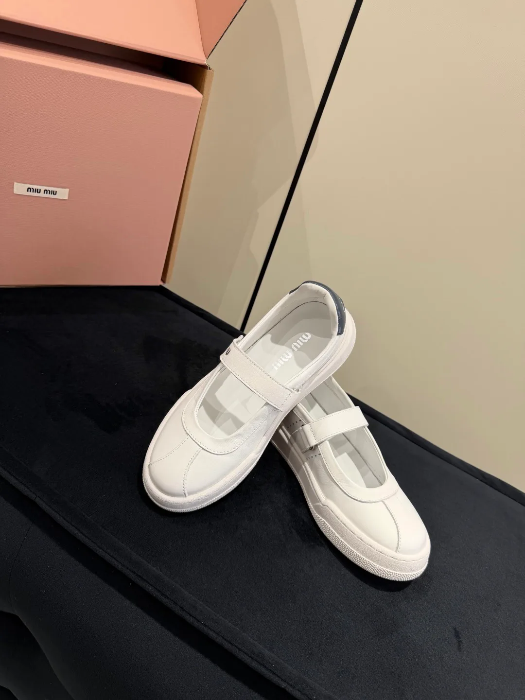 Кроссовки Женские Miu Miu 12674426
