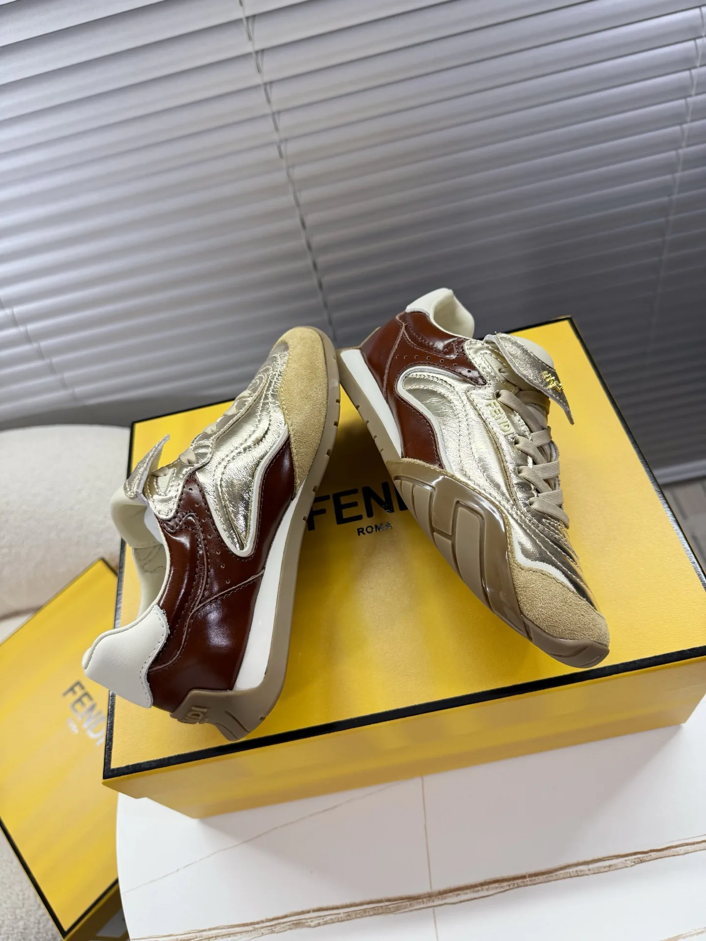 Кроссовки Женские Fendi 254845