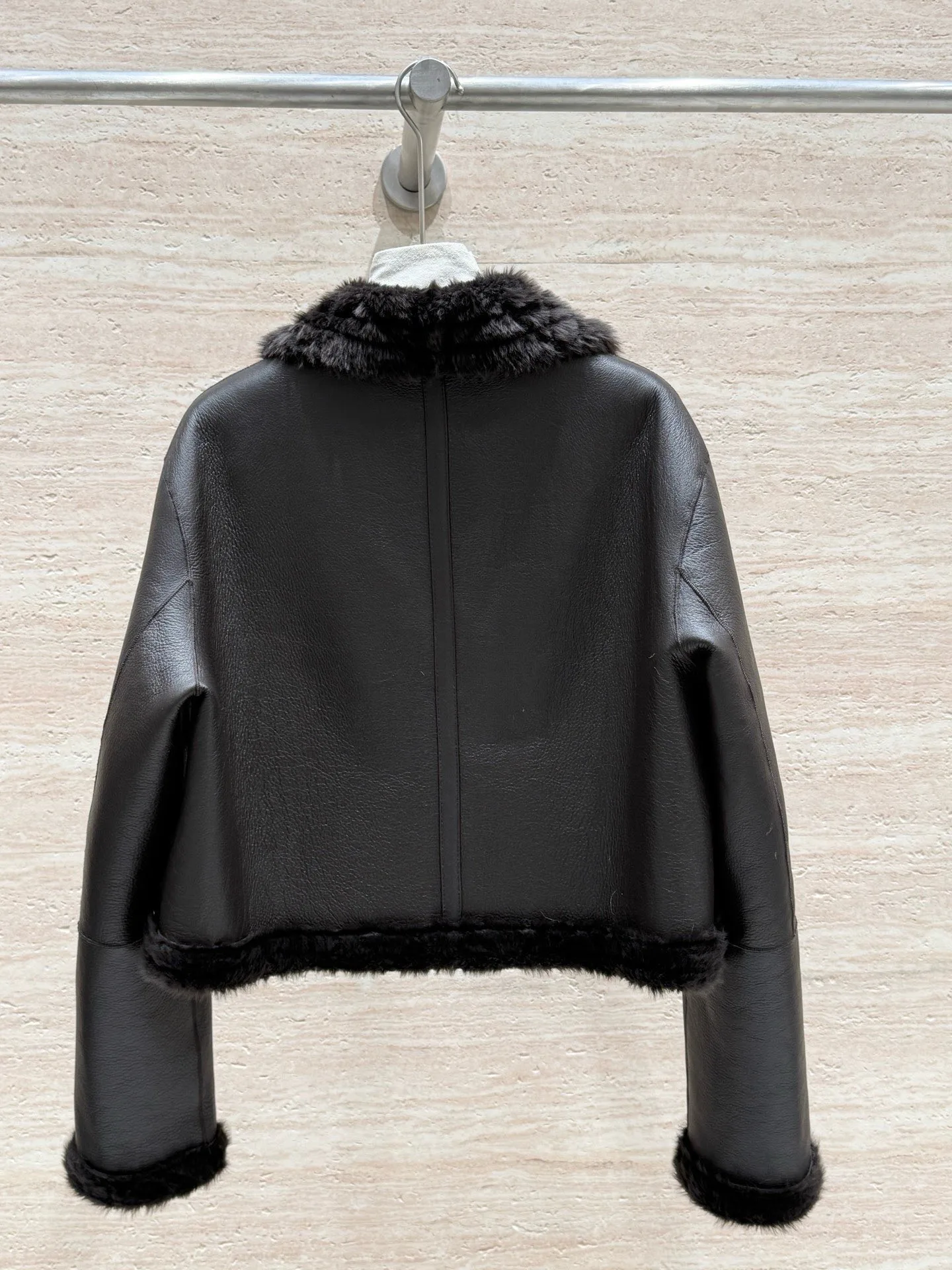 Кожаные Куртки И Дублёнки Женские Christian Dior 3329088