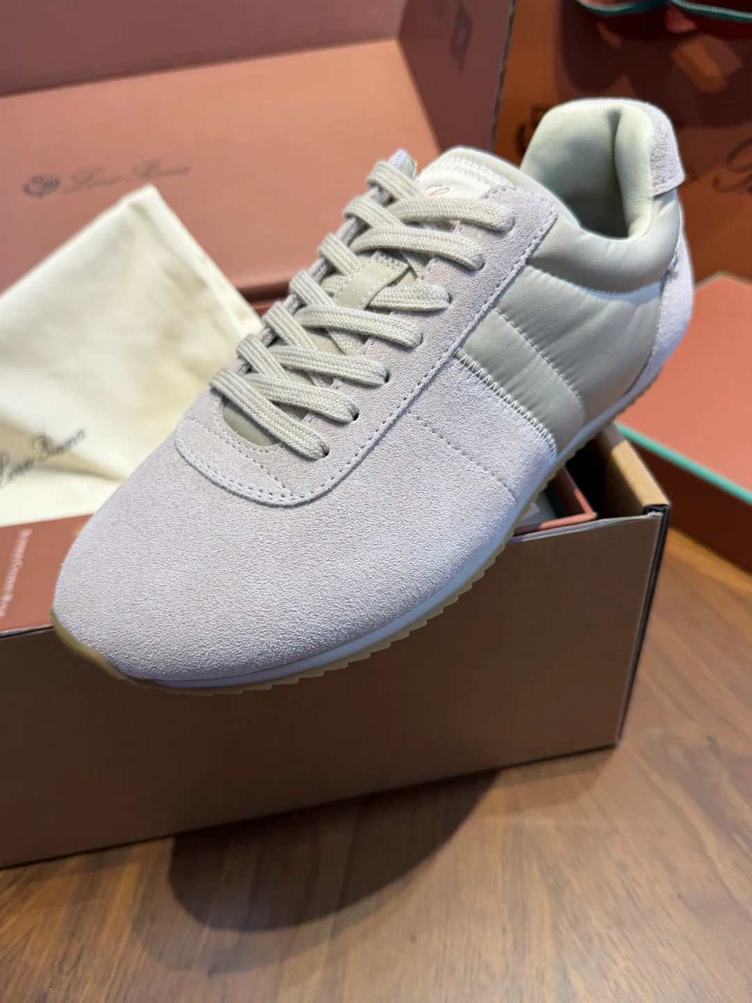 Кроссовки Женские Loro Piana 18468816