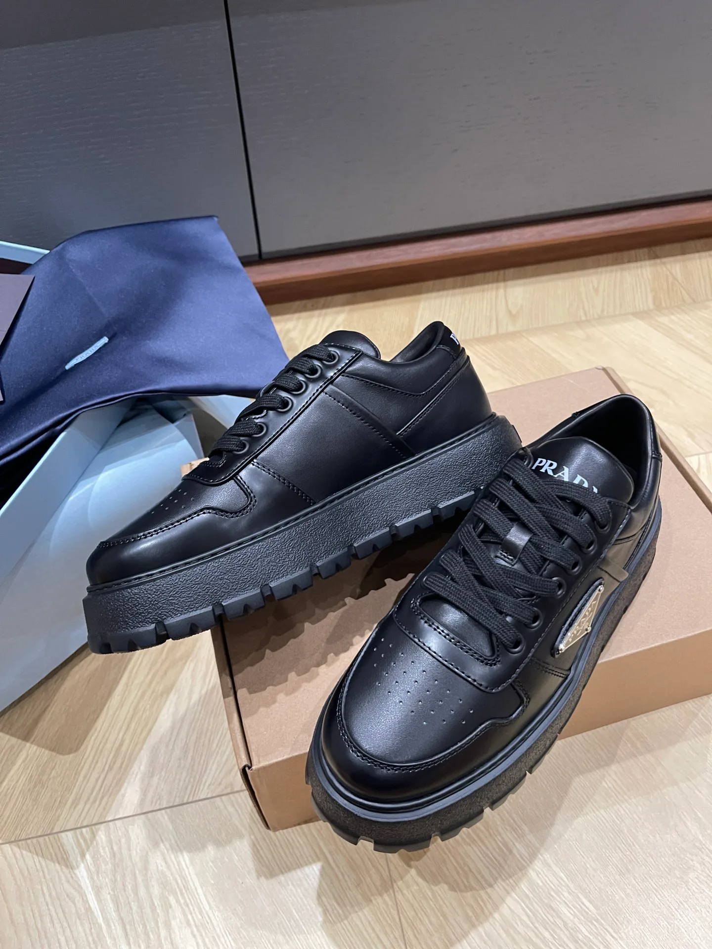 Кроссовки Женские Prada 1138302