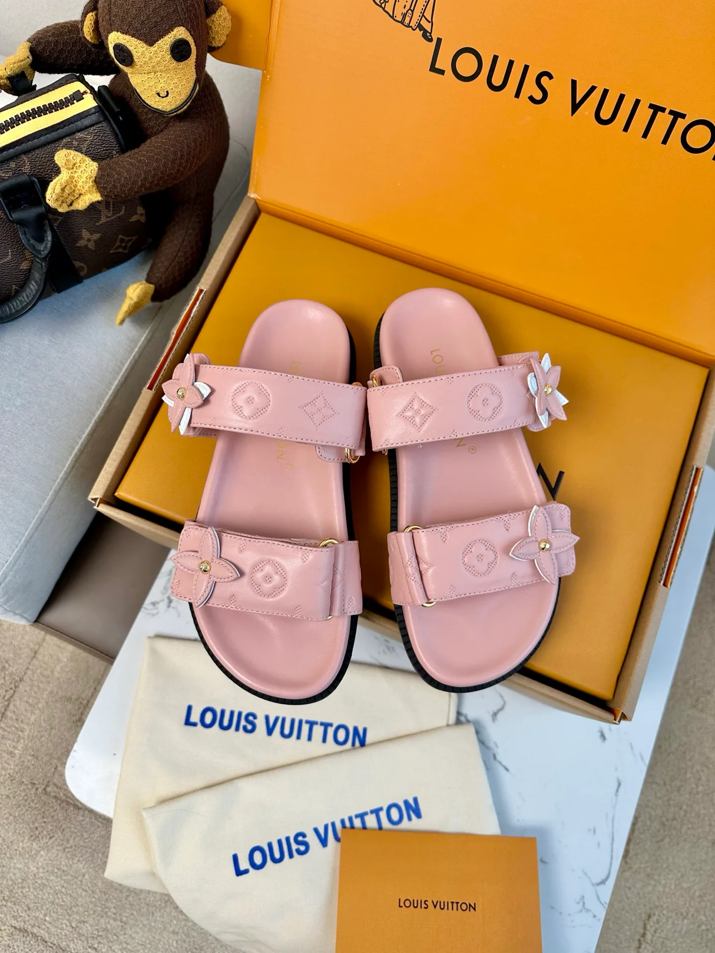 Шлепанцы Женские Louis Vuitton 23242