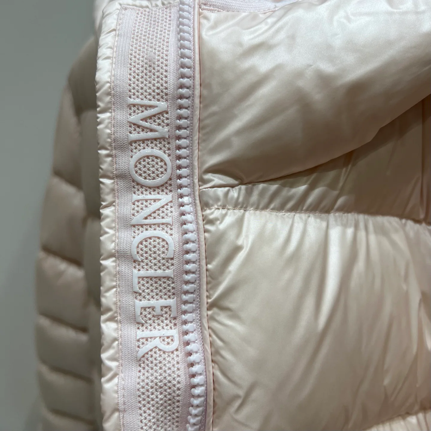 Куртки И Пуховики Женские Moncler 18032038