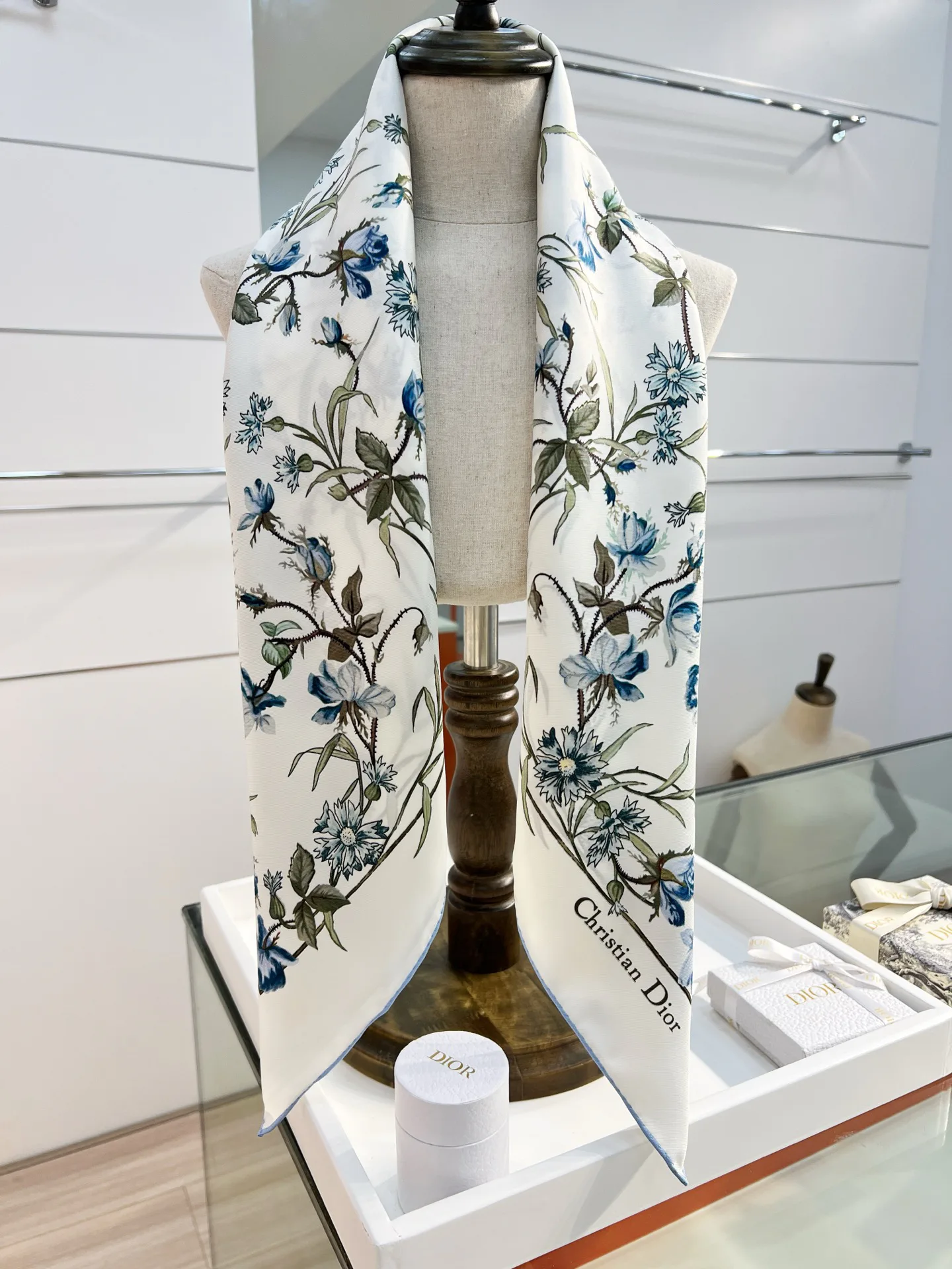 Платки Christian Dior 11394249