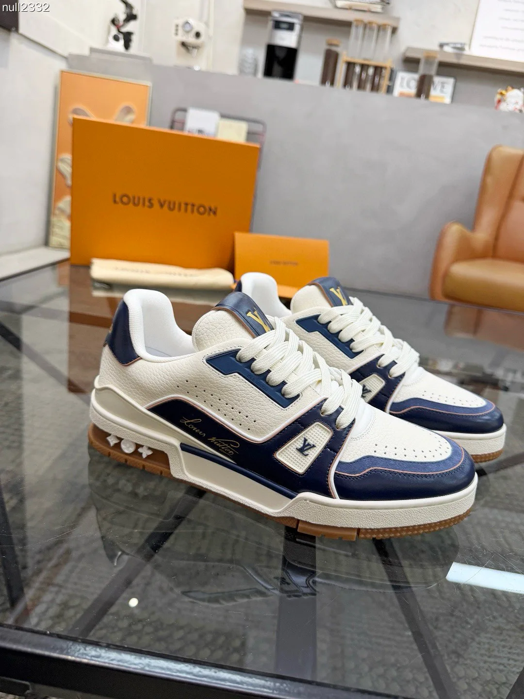 Кроссовки Женские Louis Vuitton 12785848