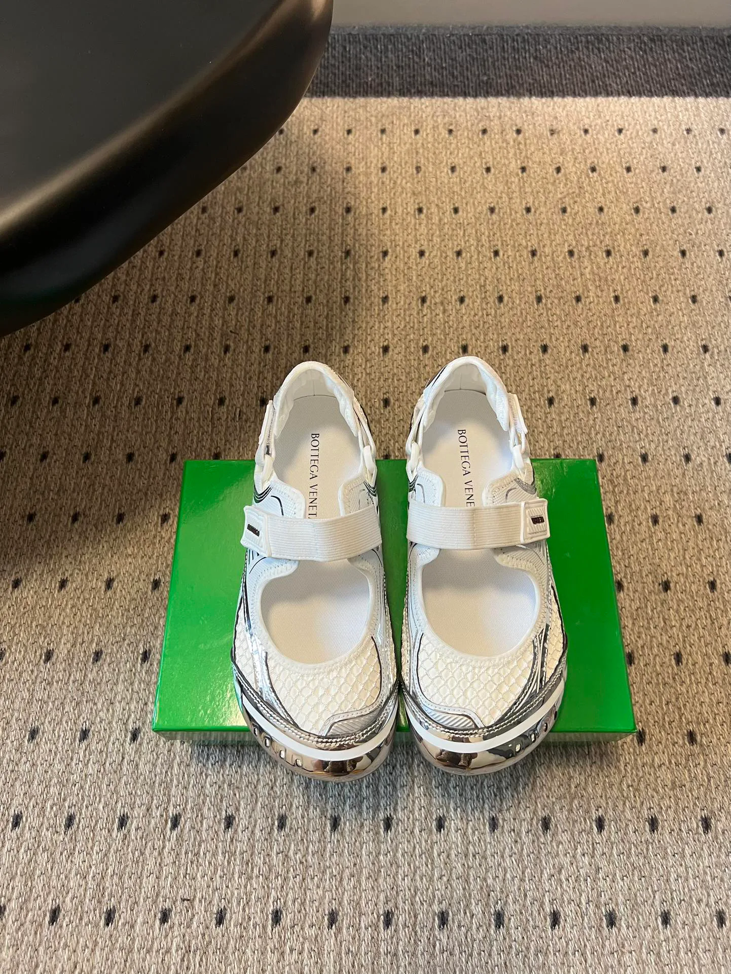 Кроссовки Женские Bottega Veneta 12833502