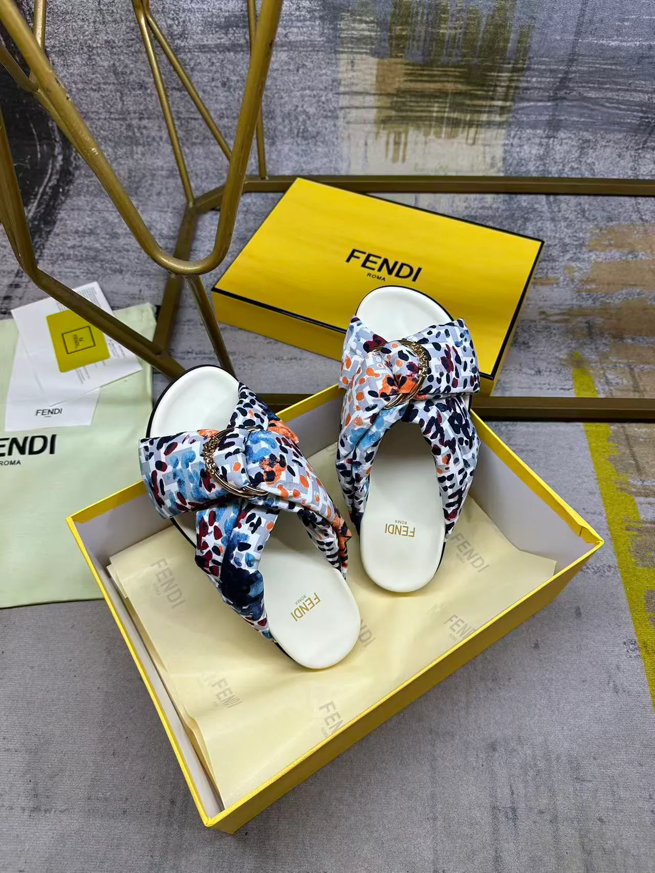 Сандалии Женские Fendi 11513172