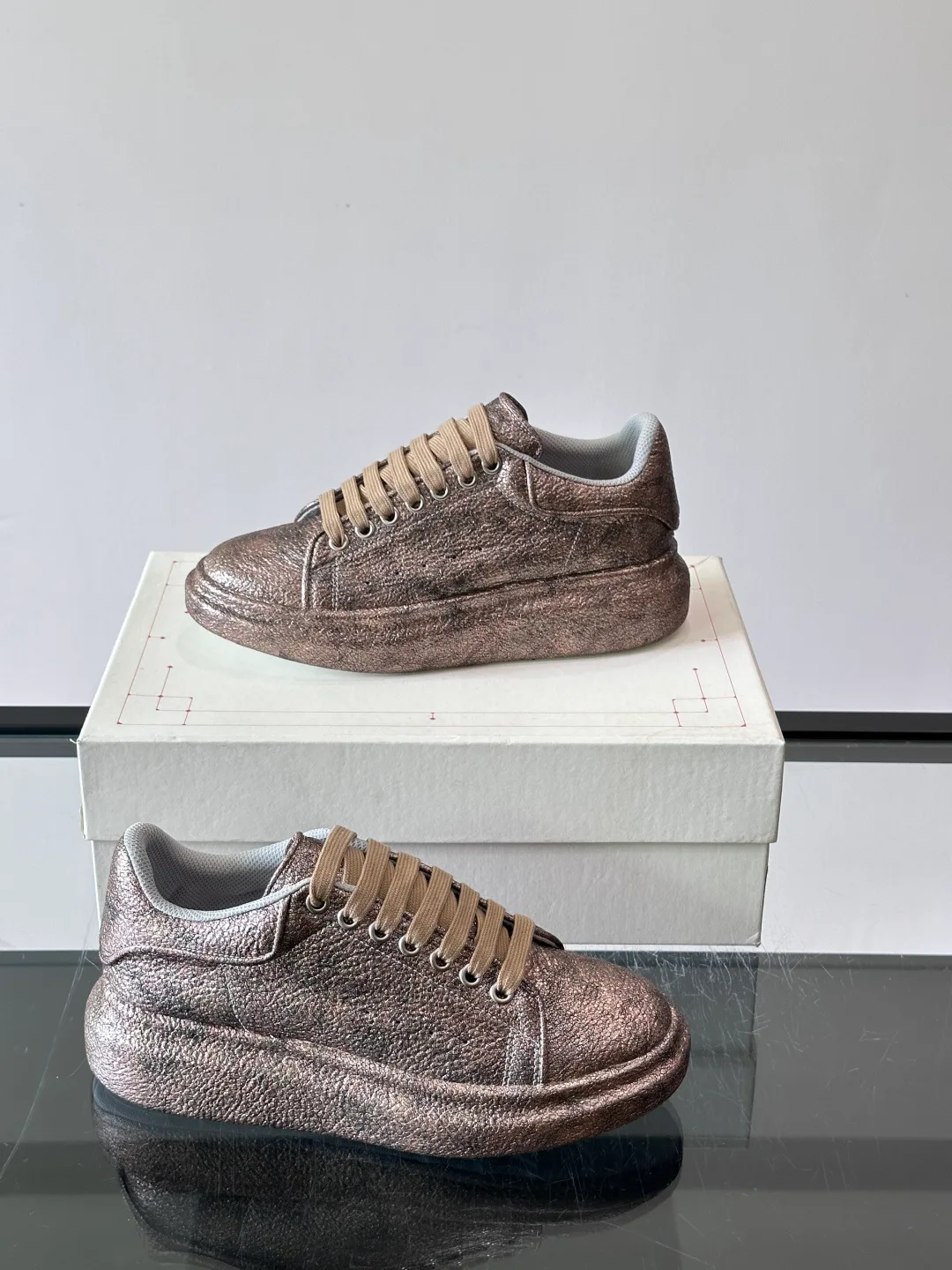 Кроссовки Женские Alexander Mcqueen 17447543