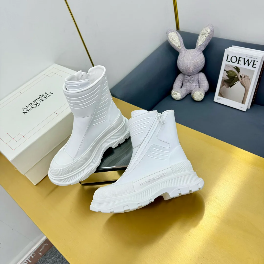 Кроссовки Женские Alexander Mcqueen 18397480