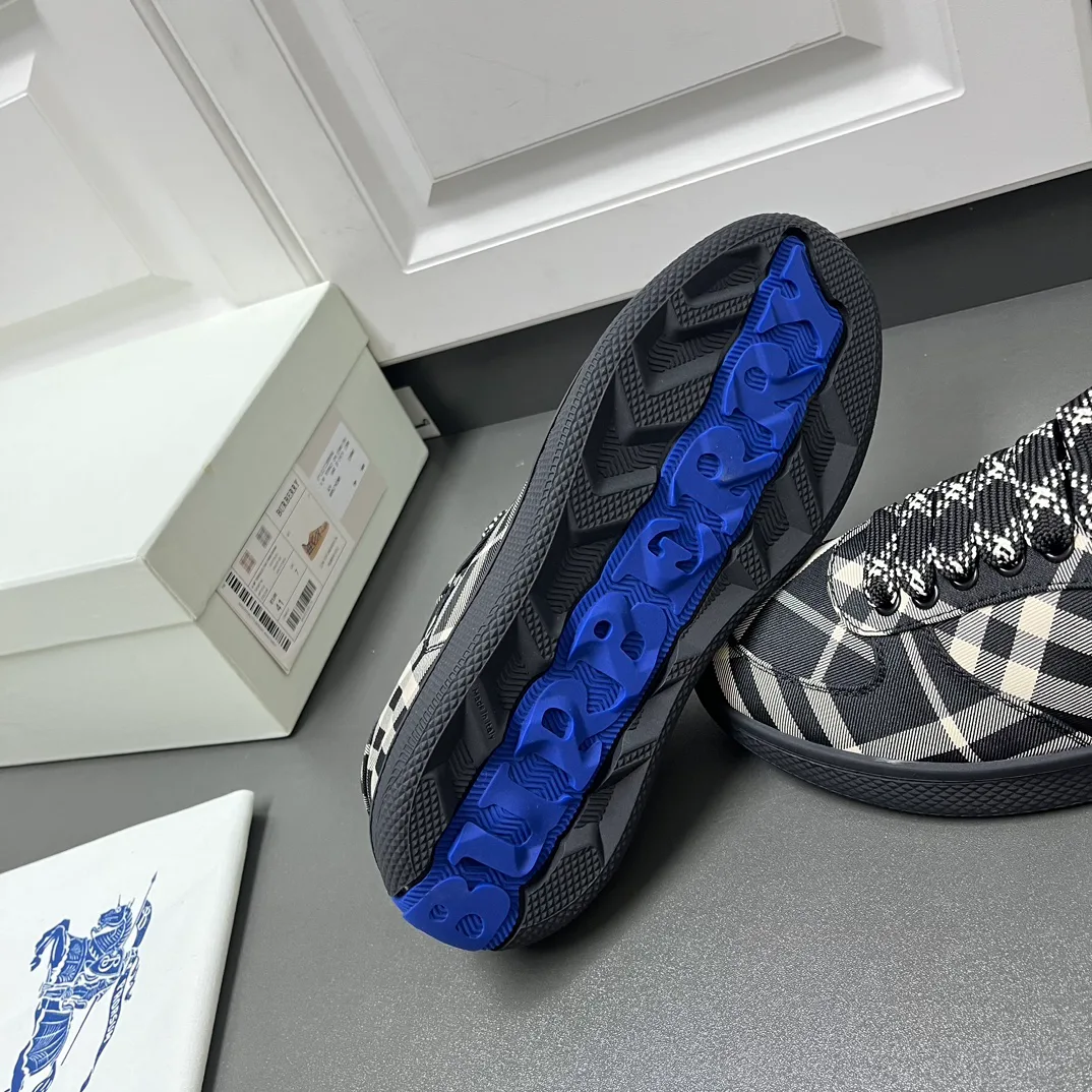 Кроссовки Женские Burberry 13267196