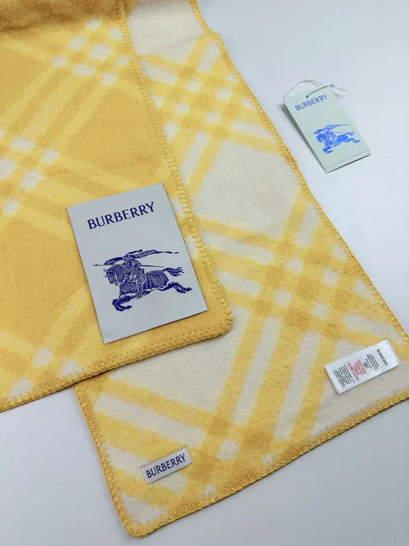 Шарфы Burberry 523812