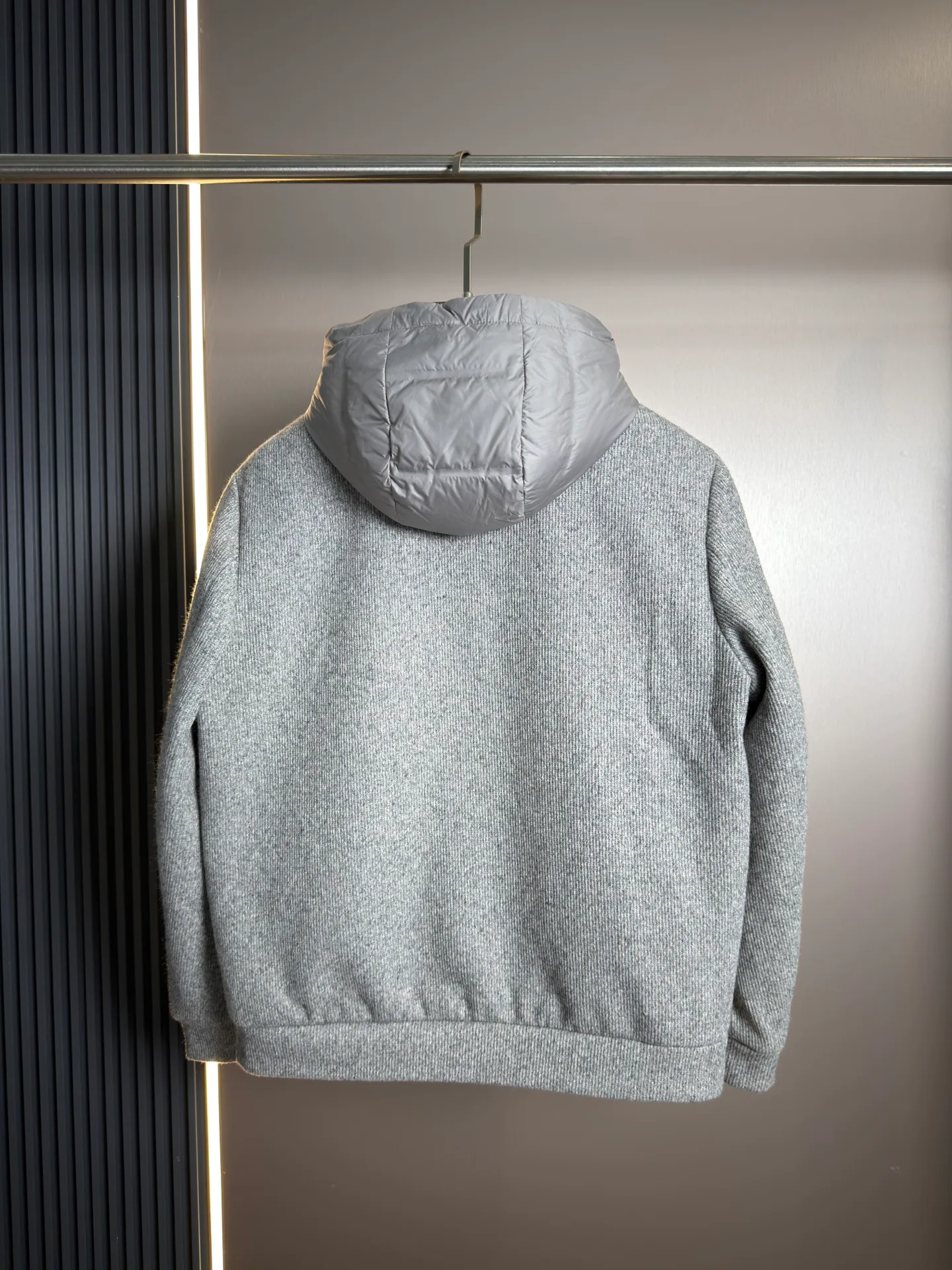 Куртки И Пуховики Мужские Moncler 18216845