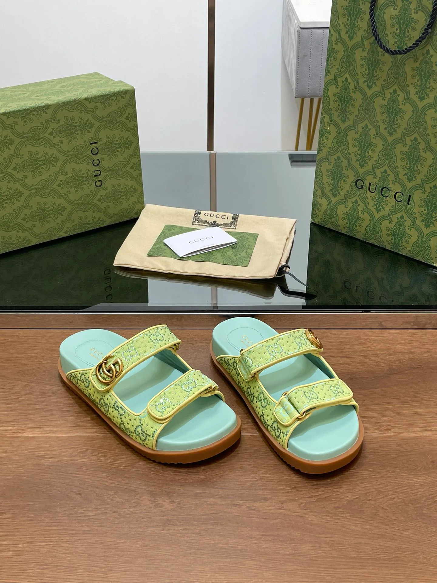 Шлепанцы Женские Gucci 21090