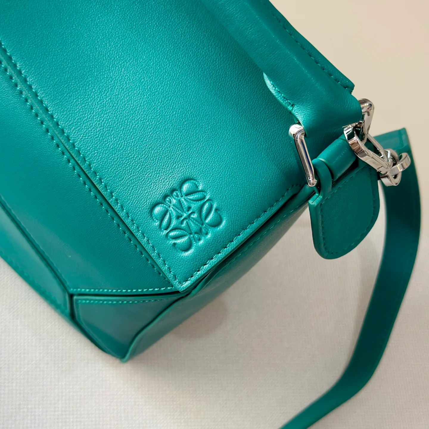 Классические Сумки Женские Loewe 11837640