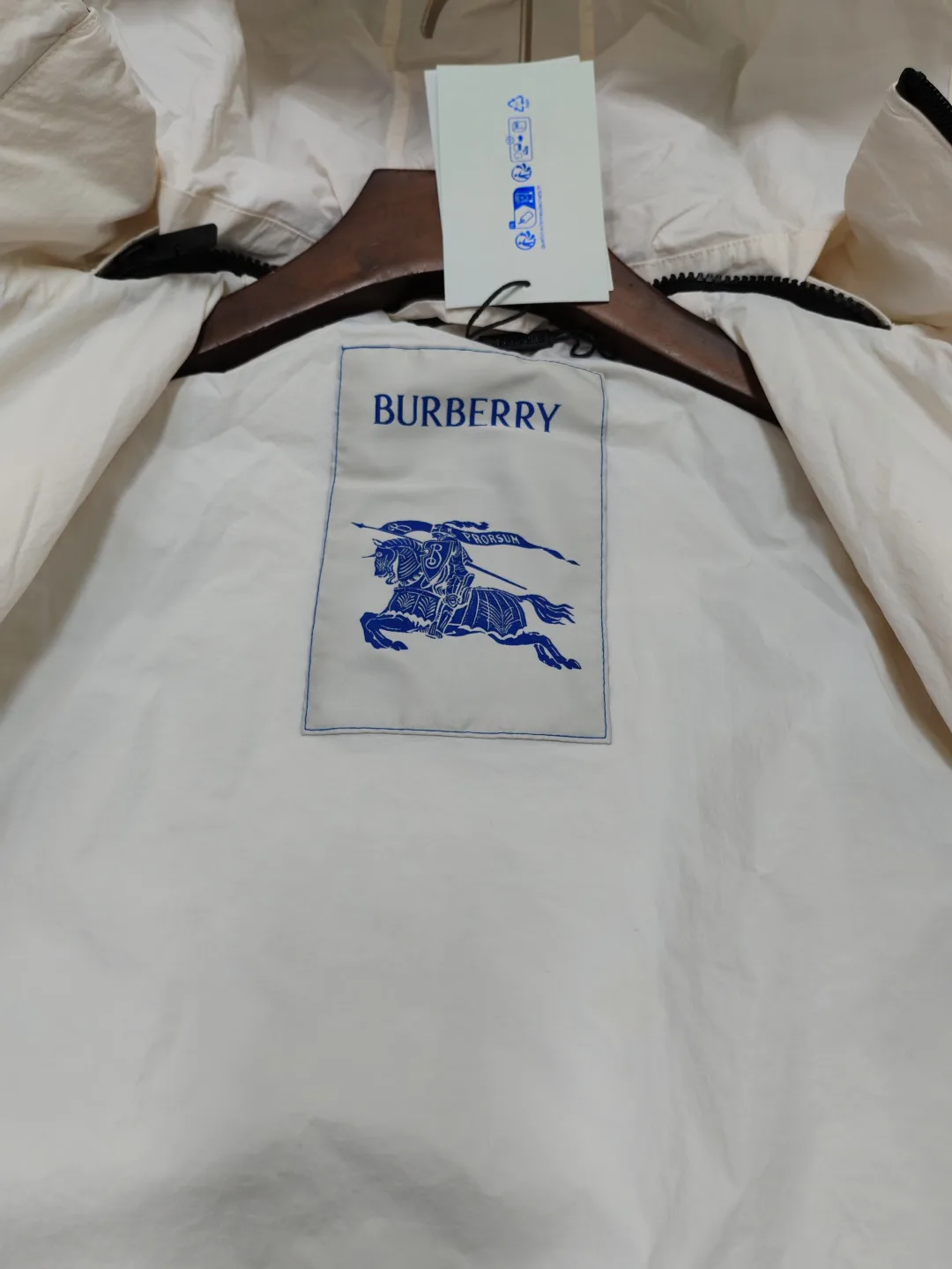 Куртки И Пуховики Женские Burberry 17998520