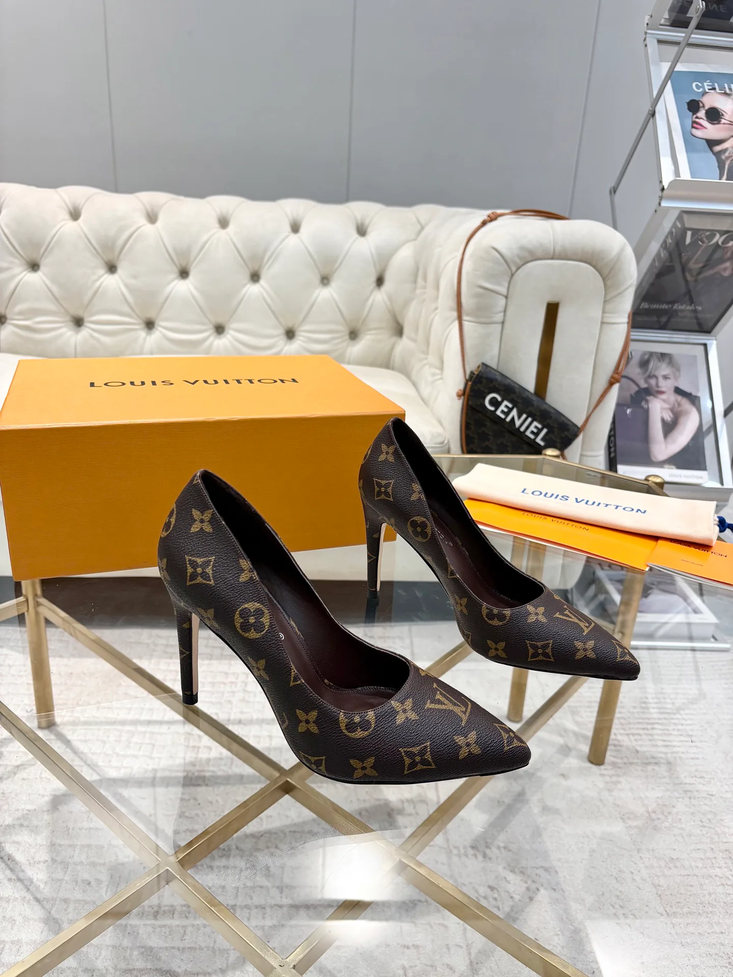 Туфли Женские Louis Vuitton 18740830