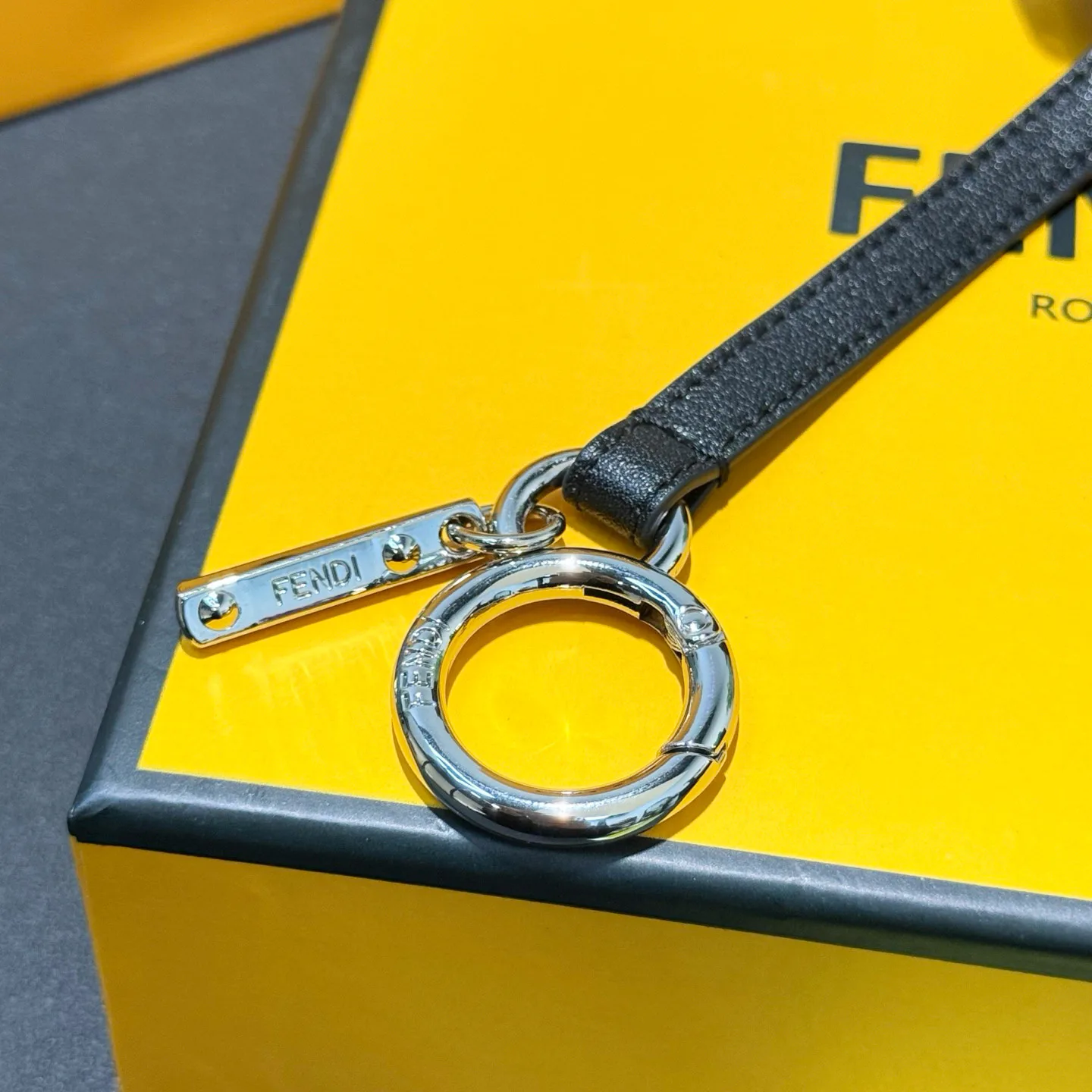 Ключницы Fendi 6348684