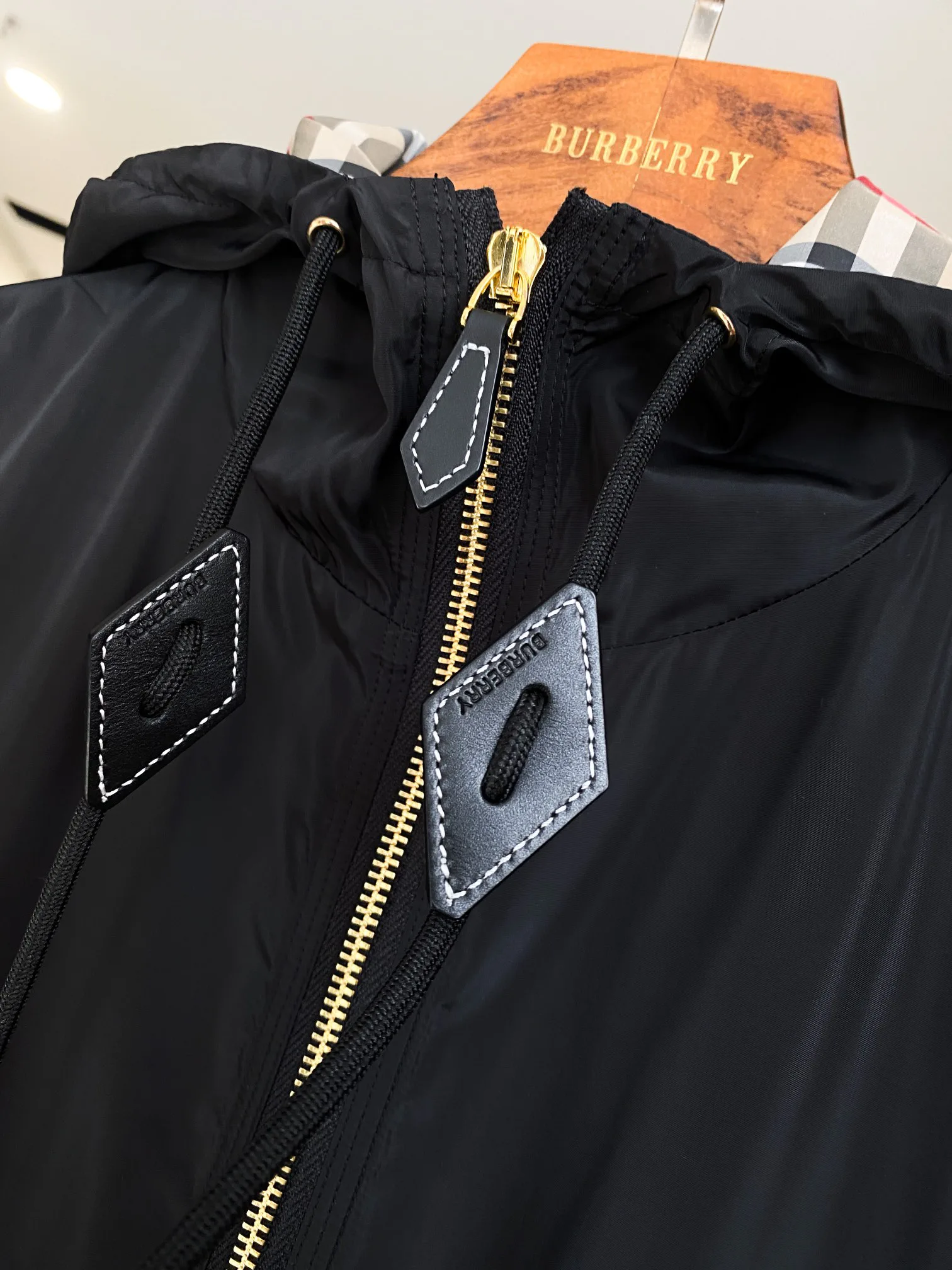 Куртки И Пуховики Женские Burberry 11862595