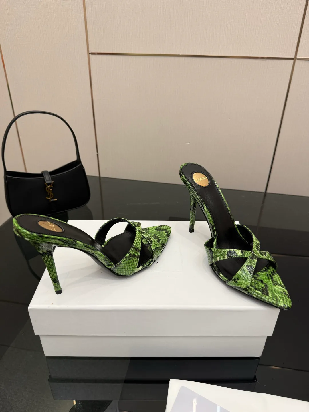 Босоножки Женские Saint Laurent 11409901