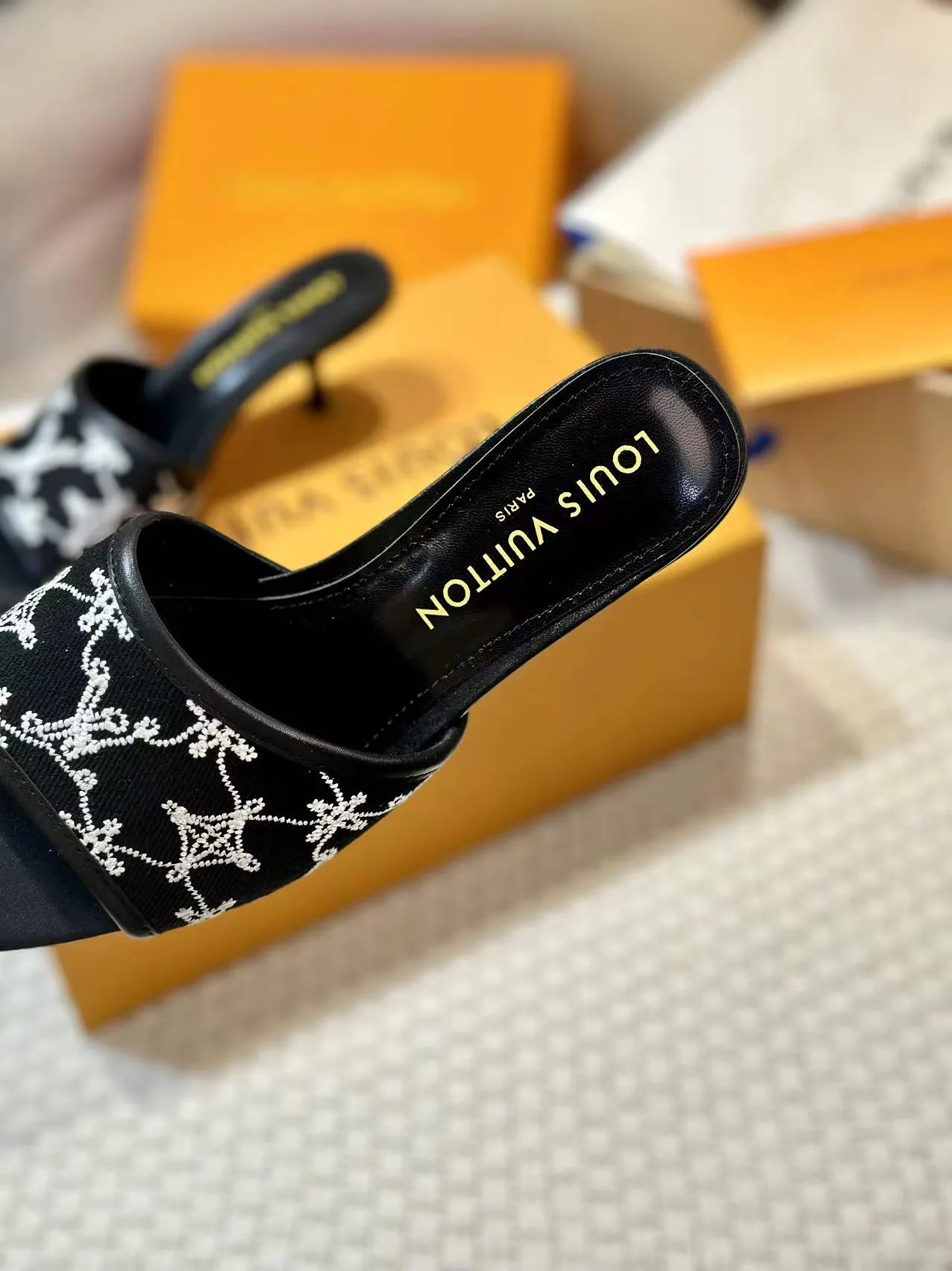 Босоножки Женские Louis Vuitton 24269